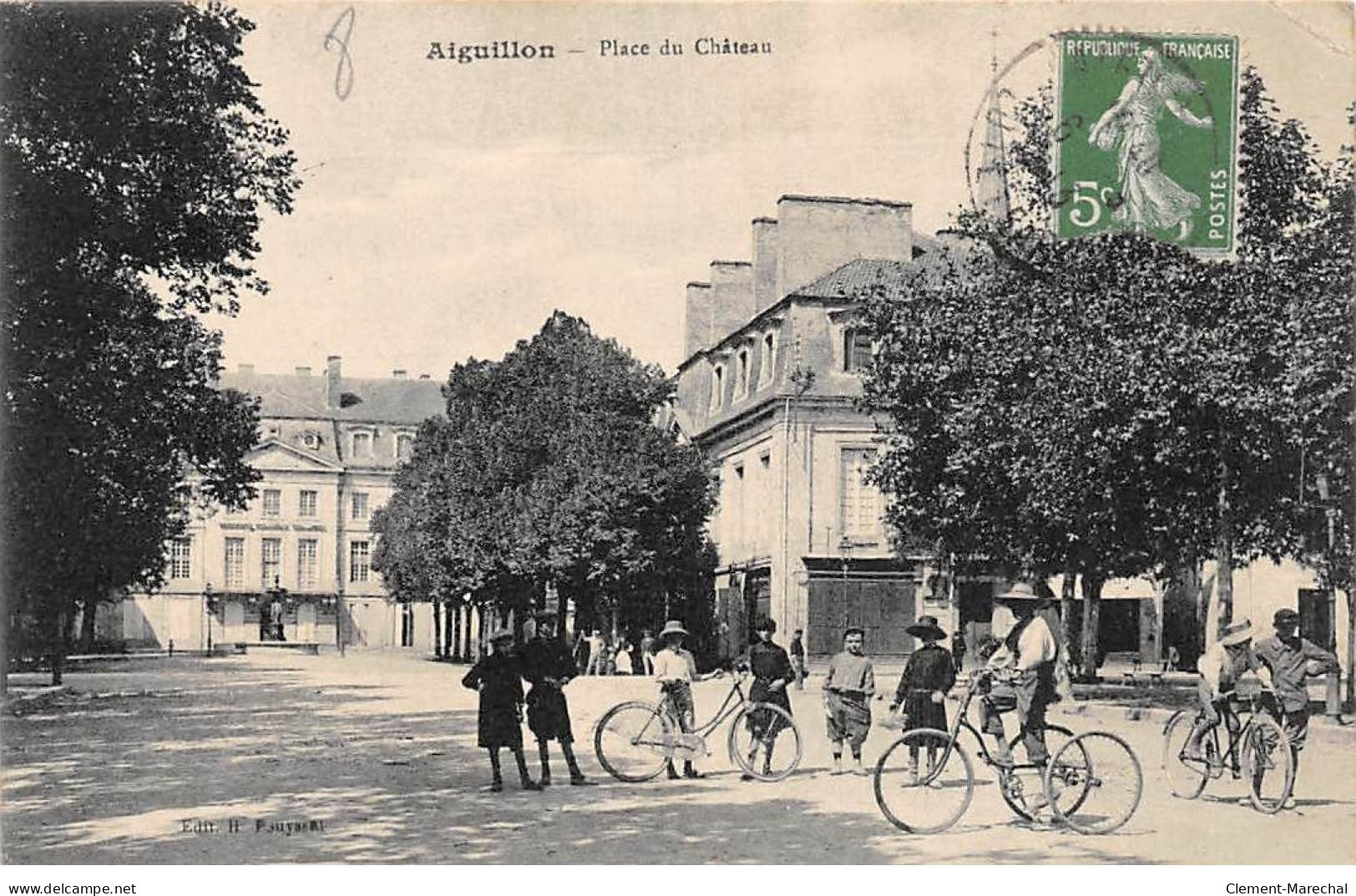 AIGUILLON - Place Du Château - Très Bon état - Autres & Non Classés