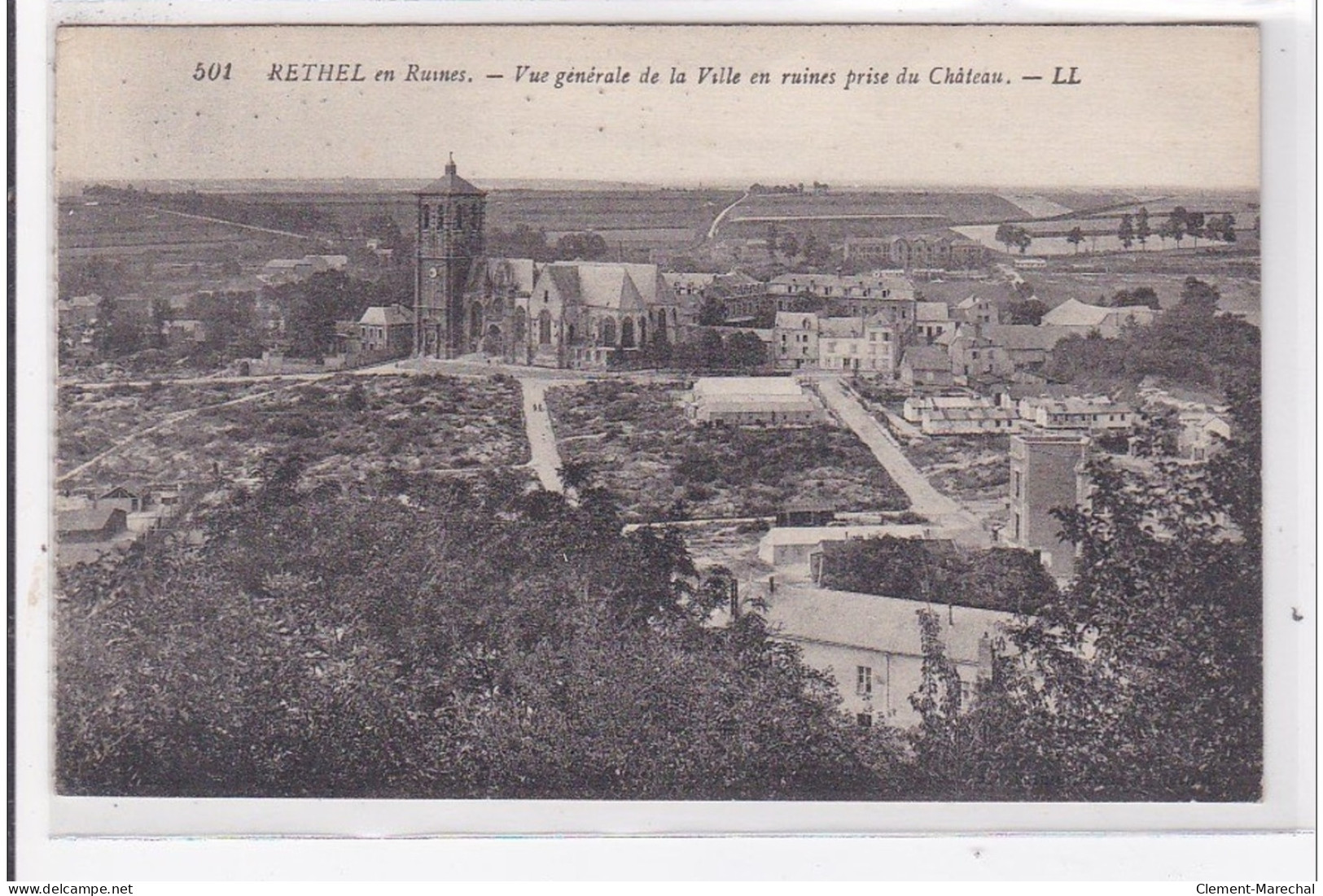 RETHEL : Vue Generale De La Ville En Ruines Prise Du Chateau - Tres Bon Etat - Rethel