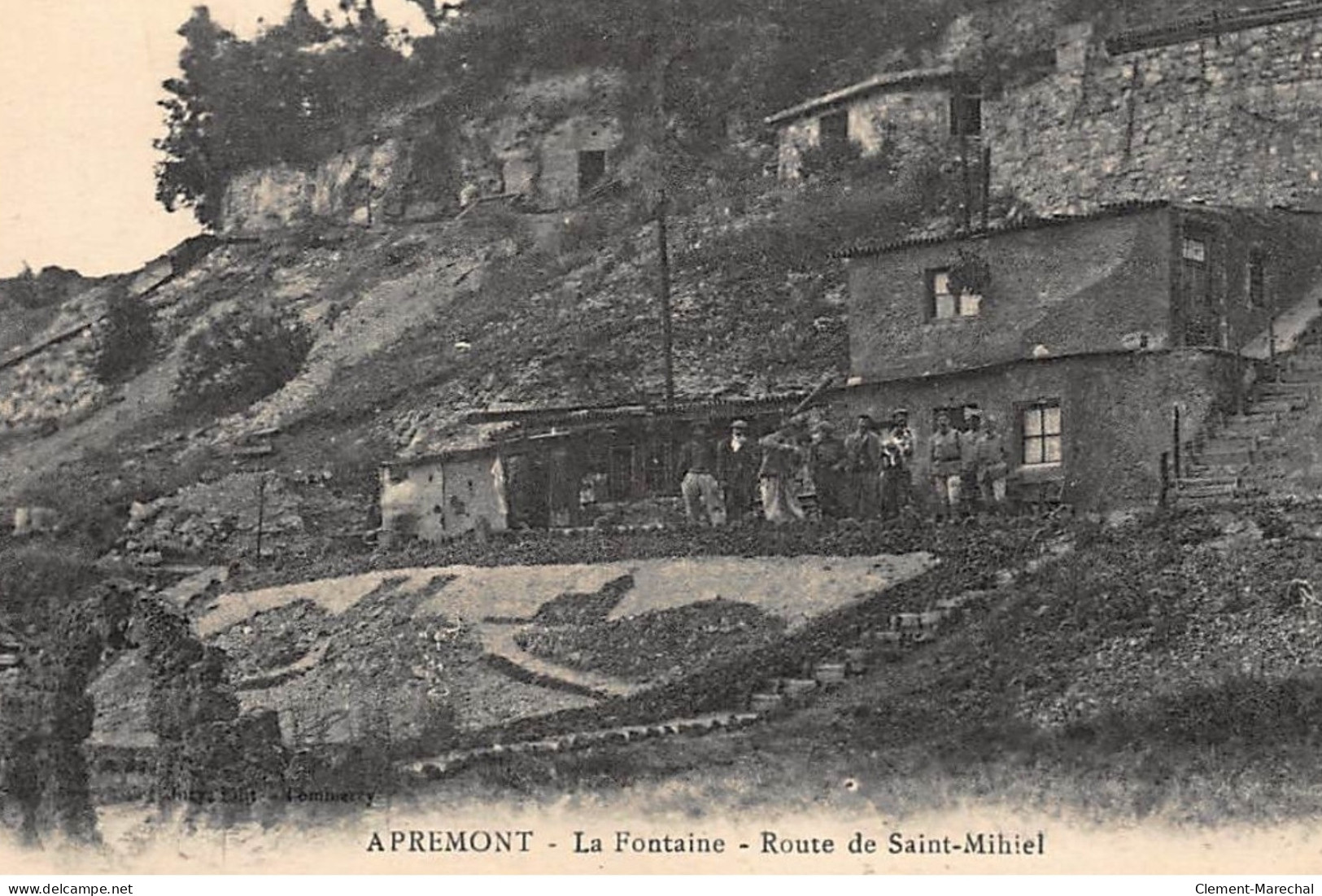 APREMONT : La Fontaine Route De Saint-mihiel - Tres Bon Etat - Other & Unclassified