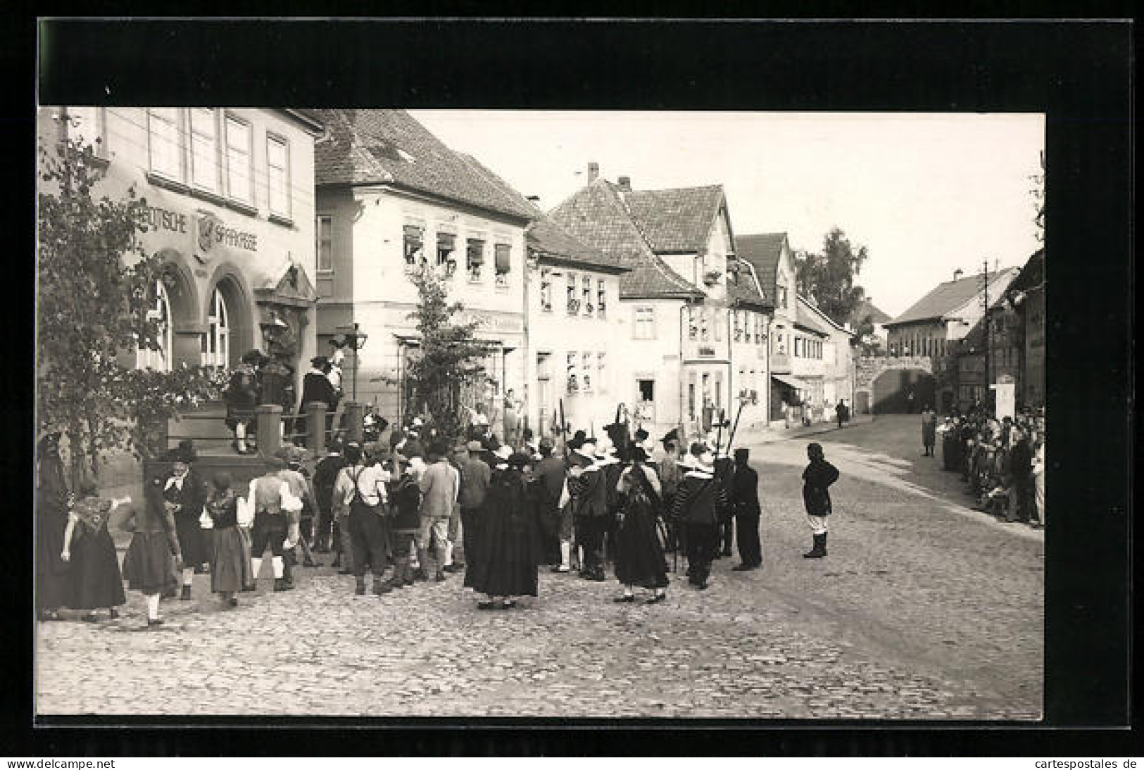 Foto-AK Rodach, Historisches Festspiel An Der Stadtsparkasse, Marktplatz Mit Städtischer Sparkasse & Coburger Strasse  - Coburg