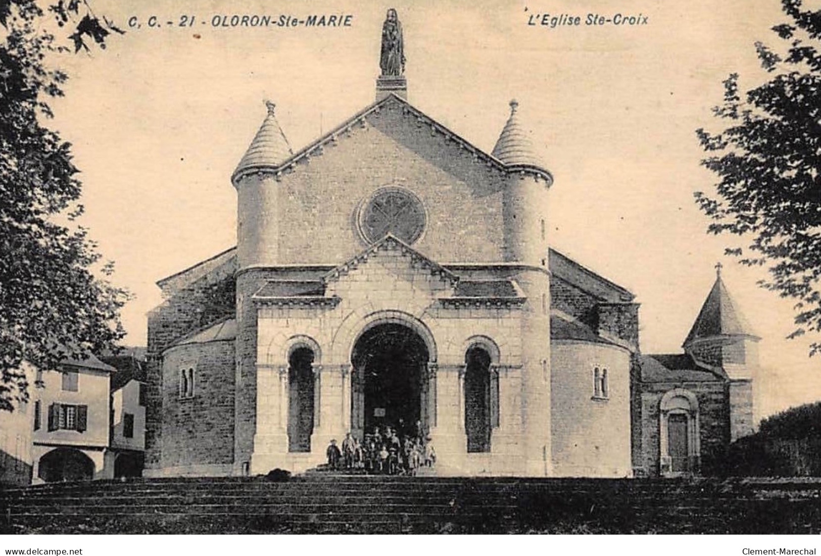 ORLONS-Ste-MARIE : L'eglise Ste-croix - Tres Bon Etat - Oloron Sainte Marie