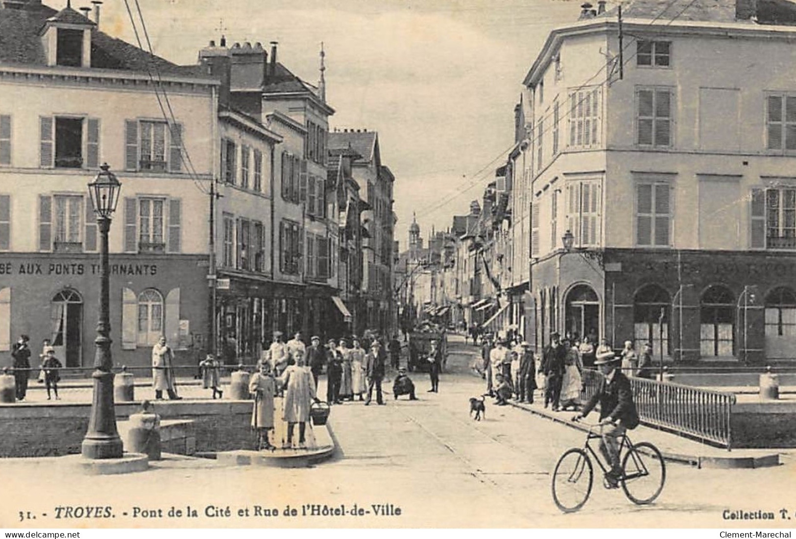 TROYES : Pont De La Cité Et Rue De L'hotel-de-ville - Etat - Troyes