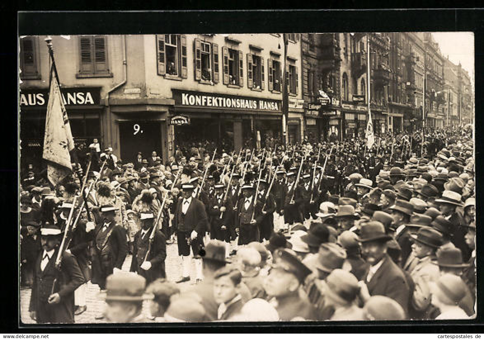 Foto-AK Nürnberg, Kaiserstrasse Ecke Adlerstrasse, Festlicher Umzug  - Nürnberg