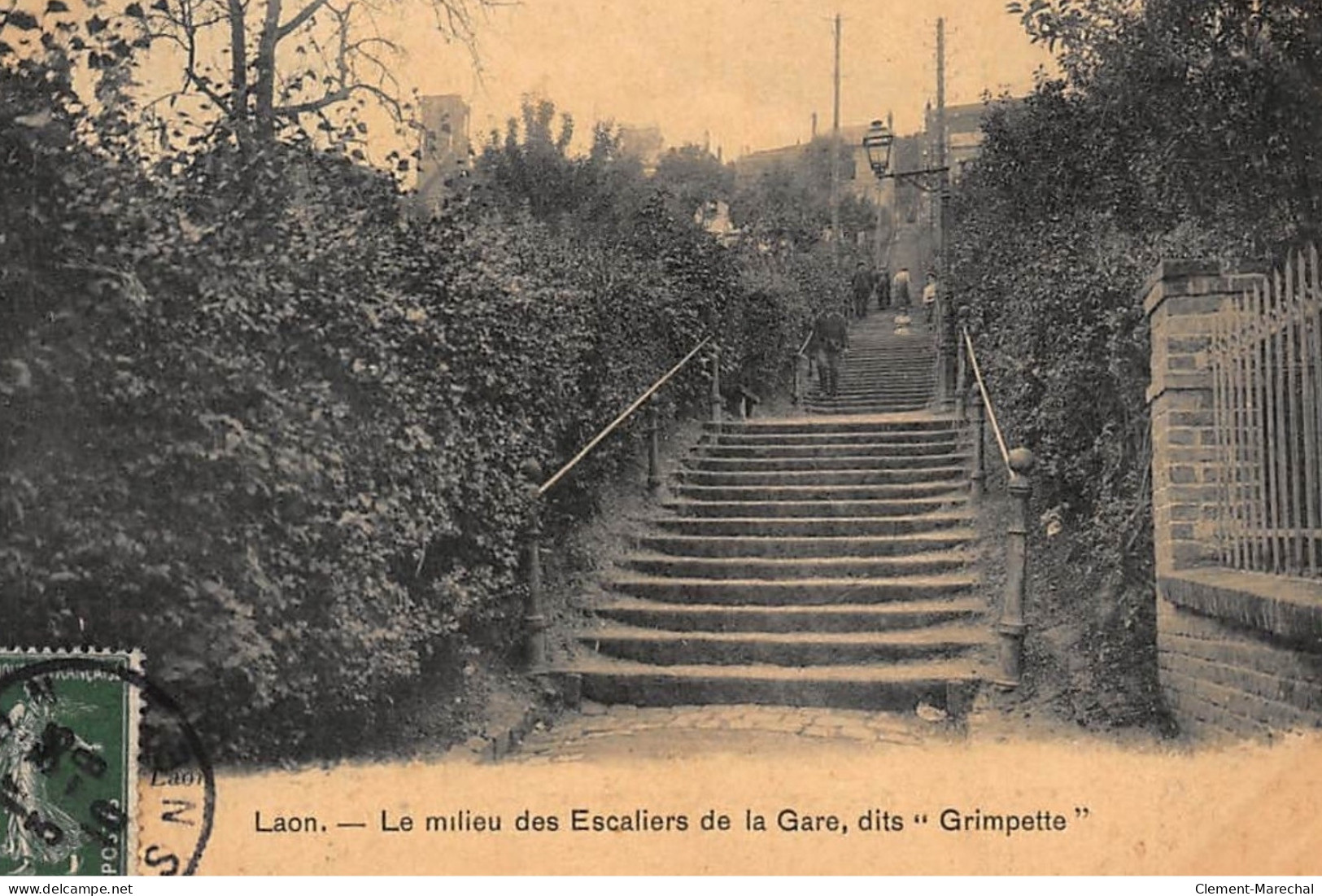 LAON : Le Milieu Des Escaliers De La Gare Dits """"grimpette"""" - Etat - Laon