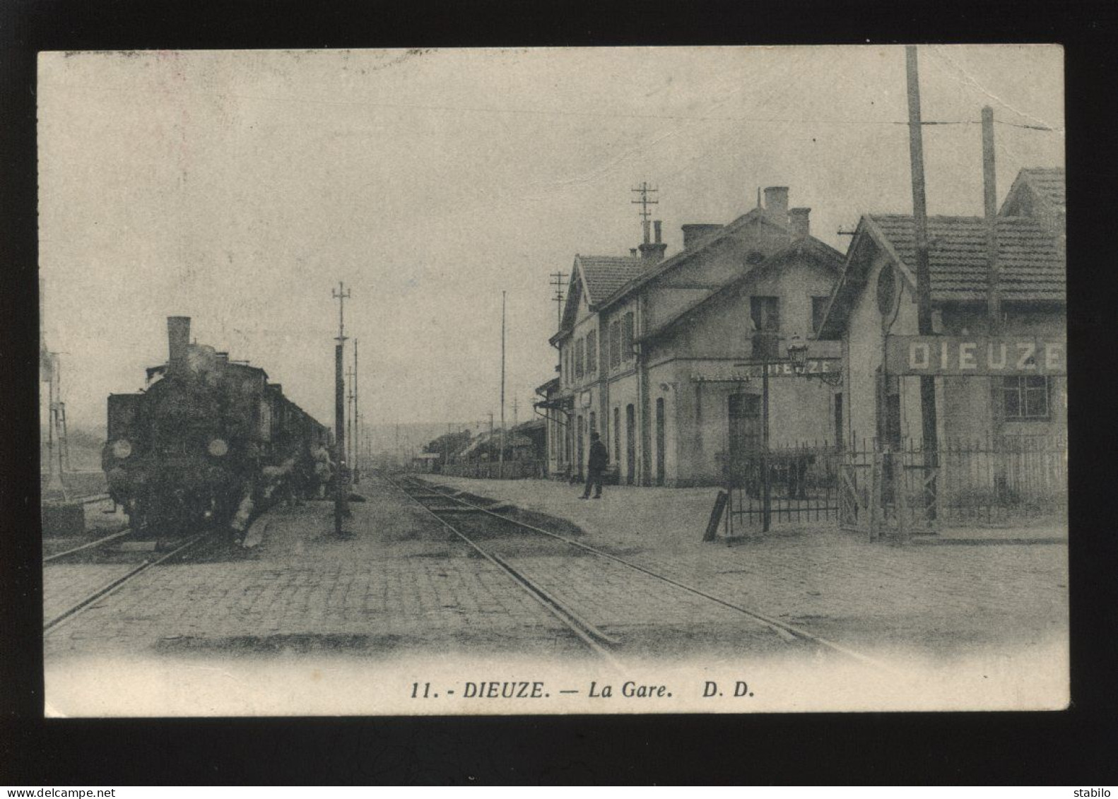 57 - DIEUZE - TRAIN EN  GARE DE CHEMIN DE FER - Dieuze