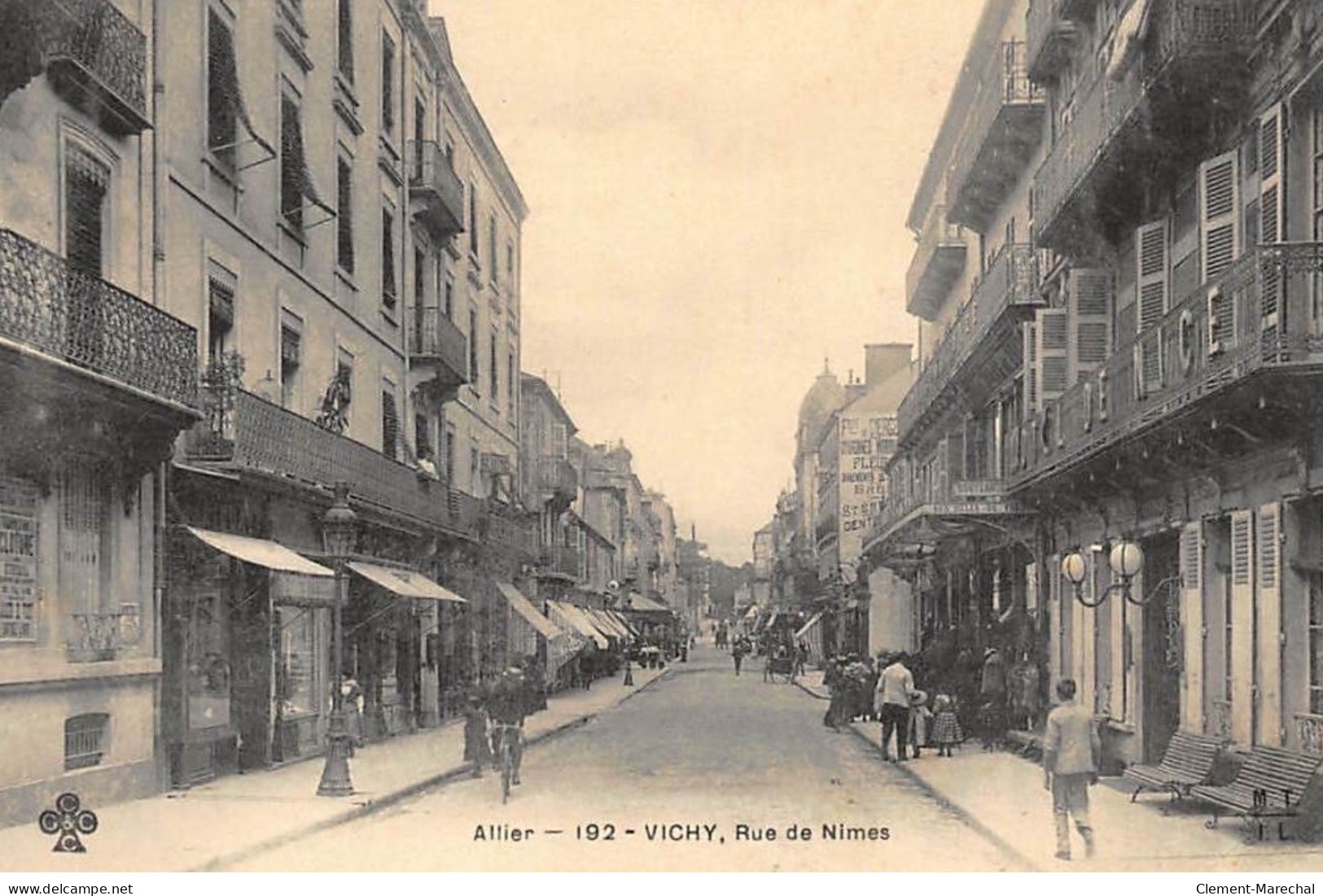 VICHY : Rue De Nimes - Tres Bon Etat - Vichy