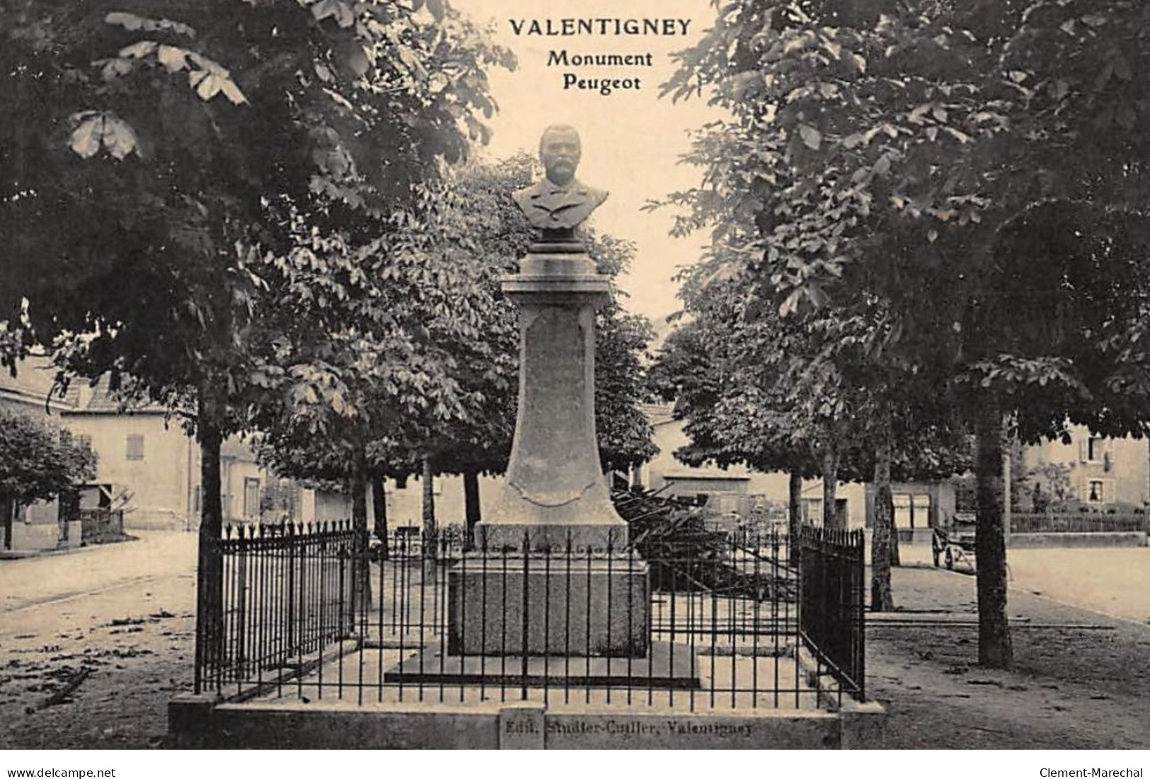 VALENTIGNEY : Monument Peugeot - Etat - Valentigney