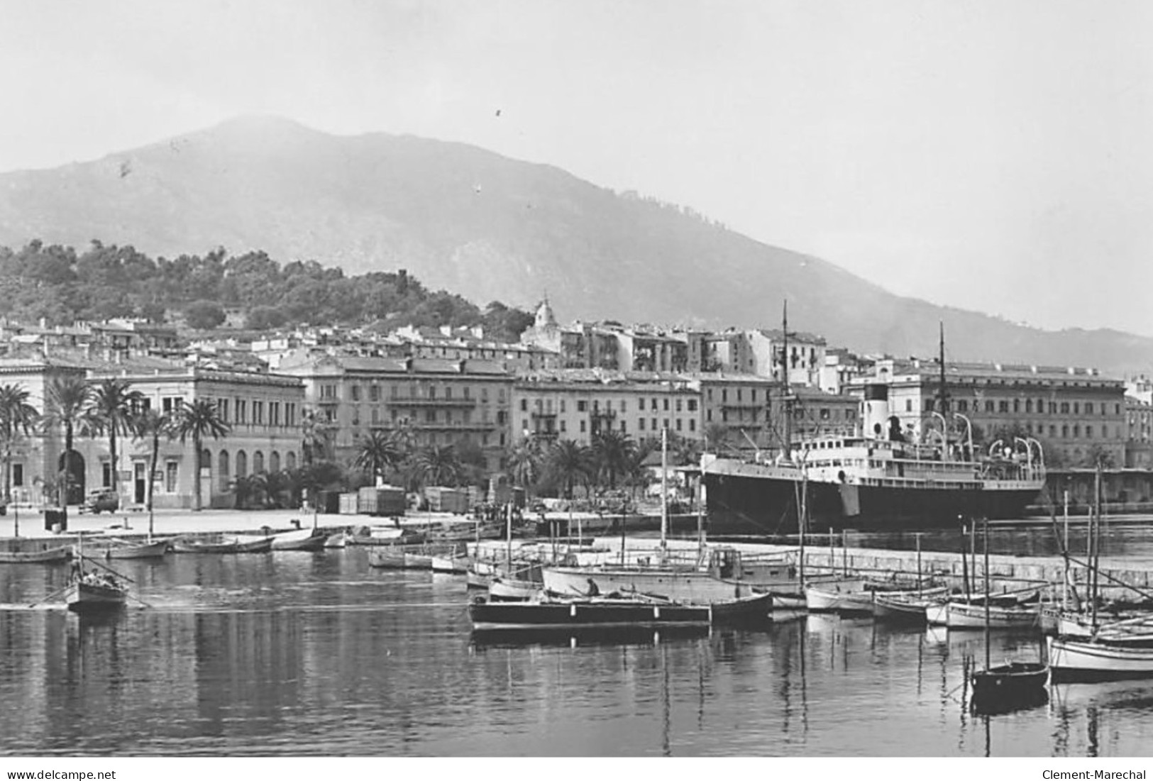 AJACCIO : Le Port Et Vue Sur La Ville - Tes Bon Etat - Ajaccio