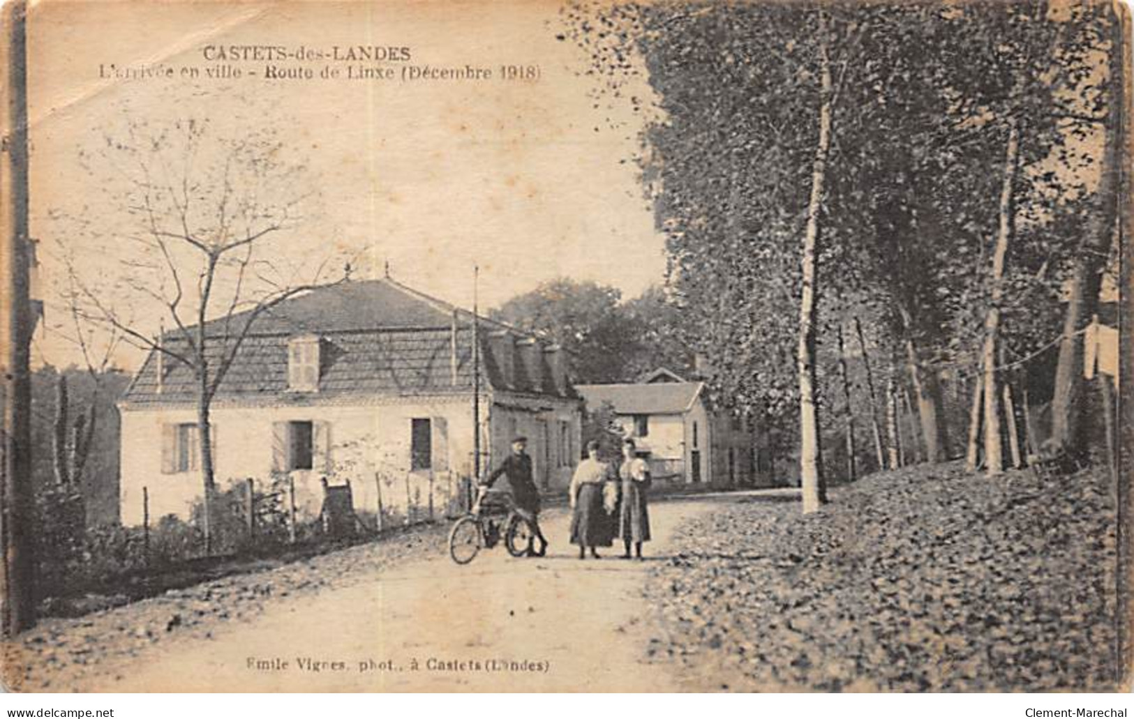 CASTETS DES LANDES - L'arrivée En Ville - Route De Linxe ( Décembre 1918 ) - état - Castets