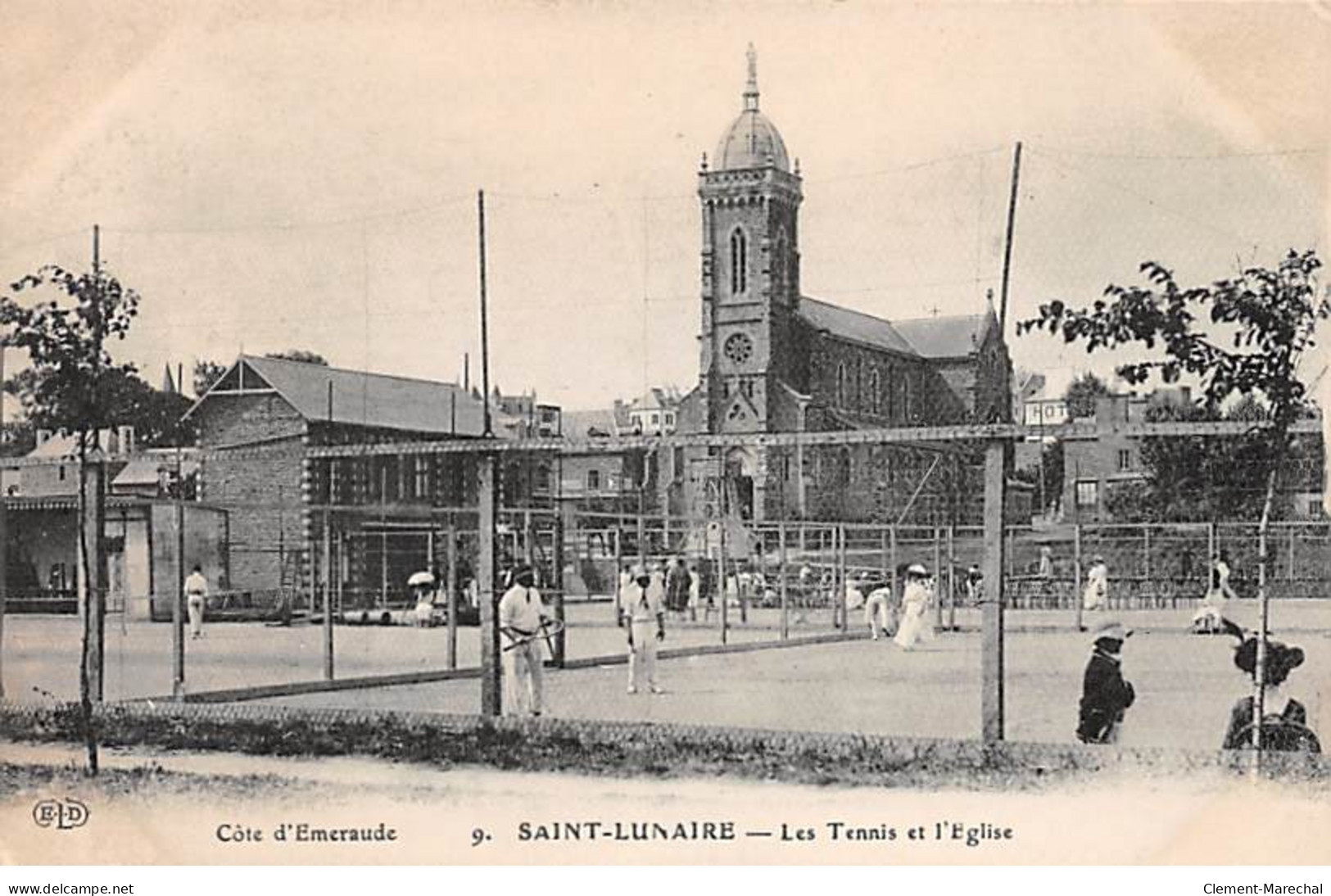 SAINT LUNAIRE - Les Tennis Et L'Eglise - Très Bon état - Saint-Lunaire