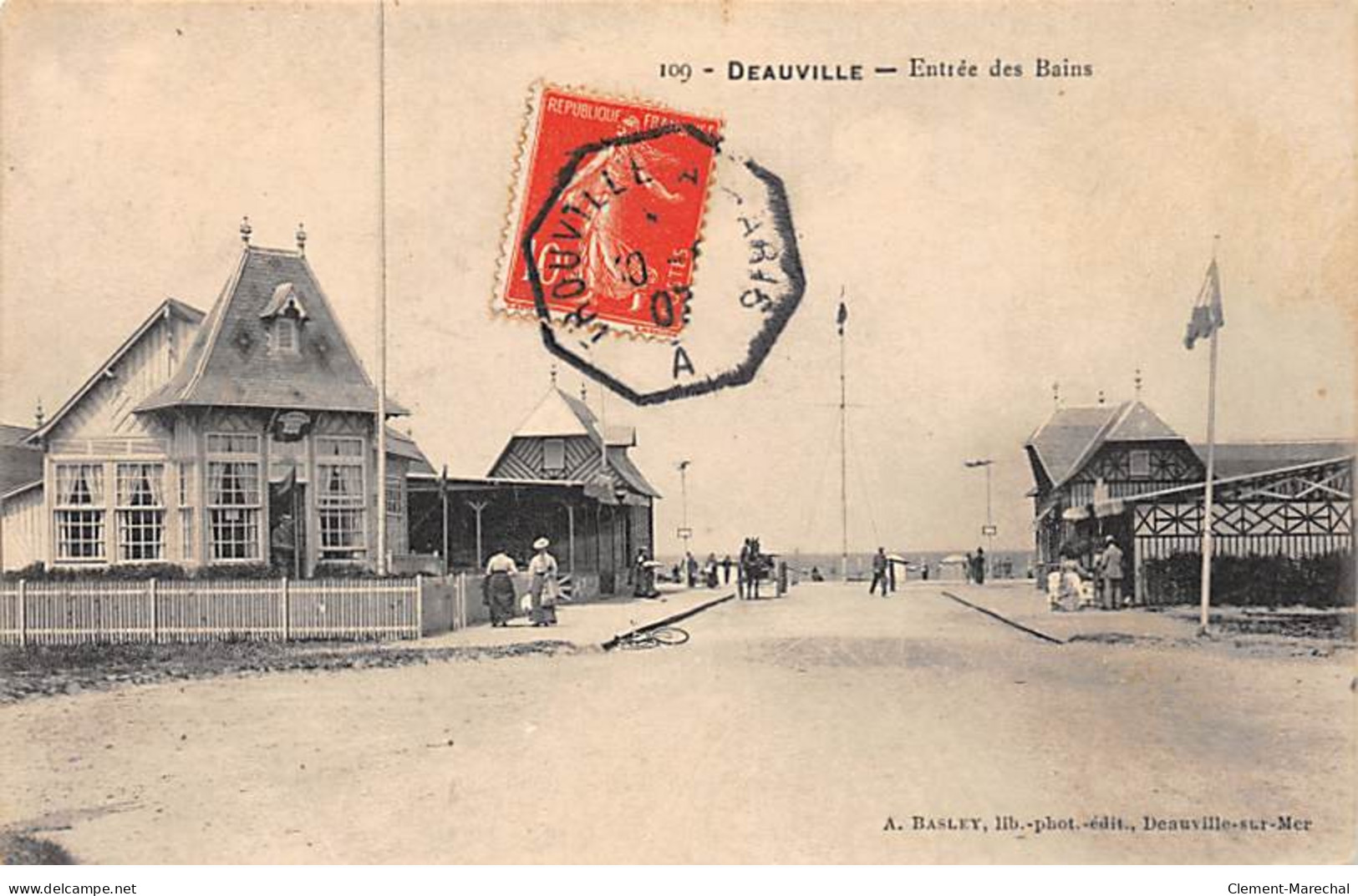 DEAUVILLE - Entrée Des Bains - Très Bon état - Deauville