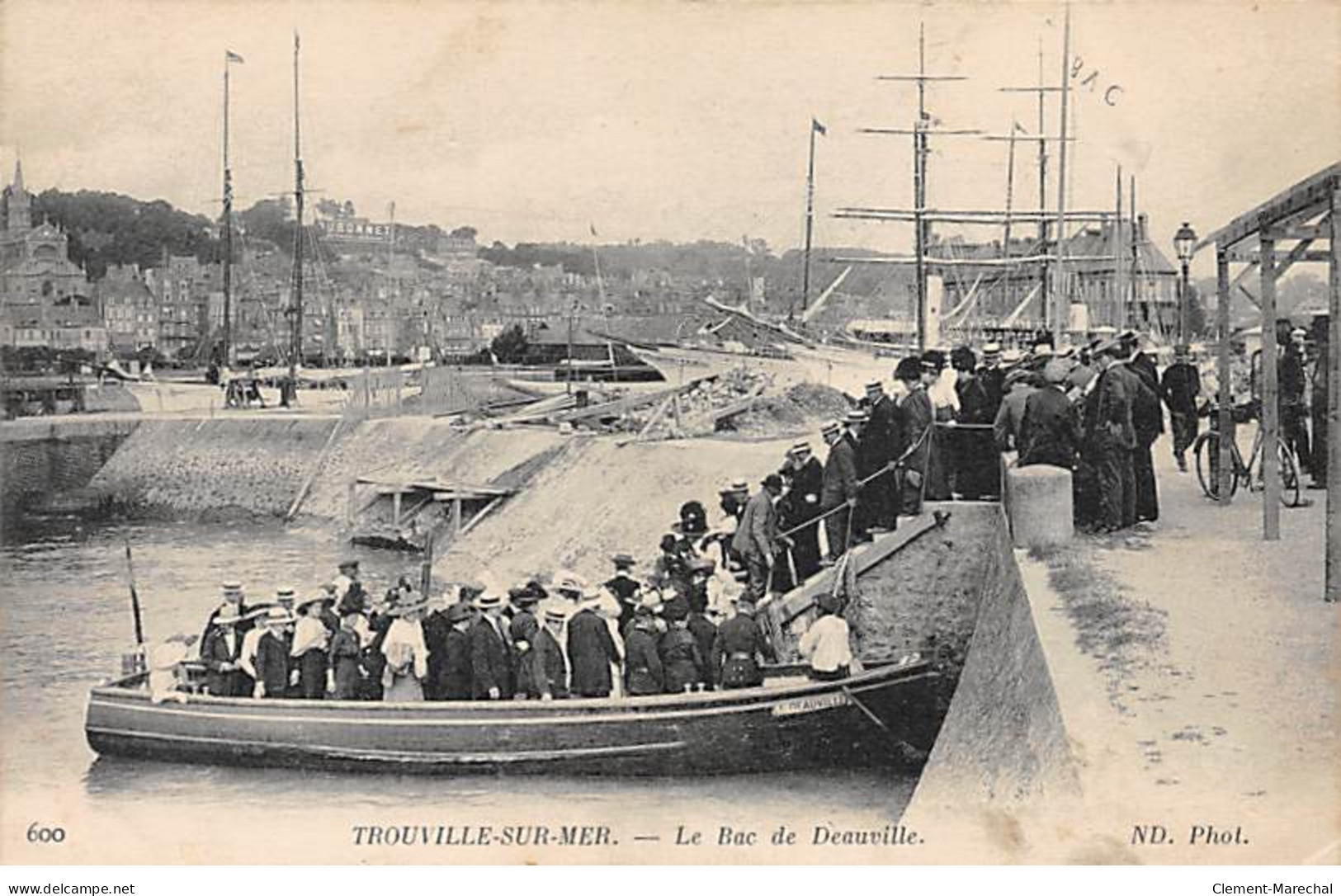 TROUVILLE SUR MER - Le Bac De Deauville - Très Bon état - Trouville