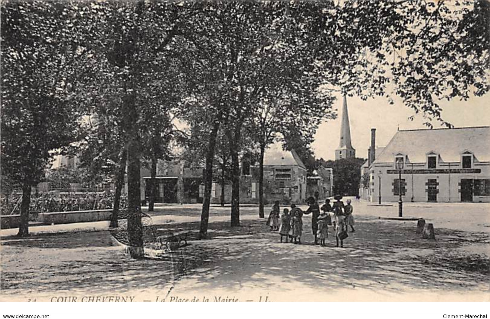 COUR CHEVERNY - La Place De La Mairie - Très Bon état - Cheverny