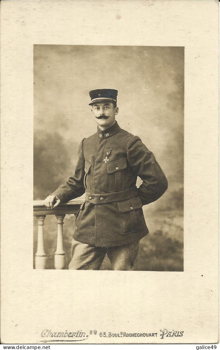 3096 Photo Carte D'un Militaire En Uniforme - N° 10 Bien Visible Sur Le Col - War 1914-18