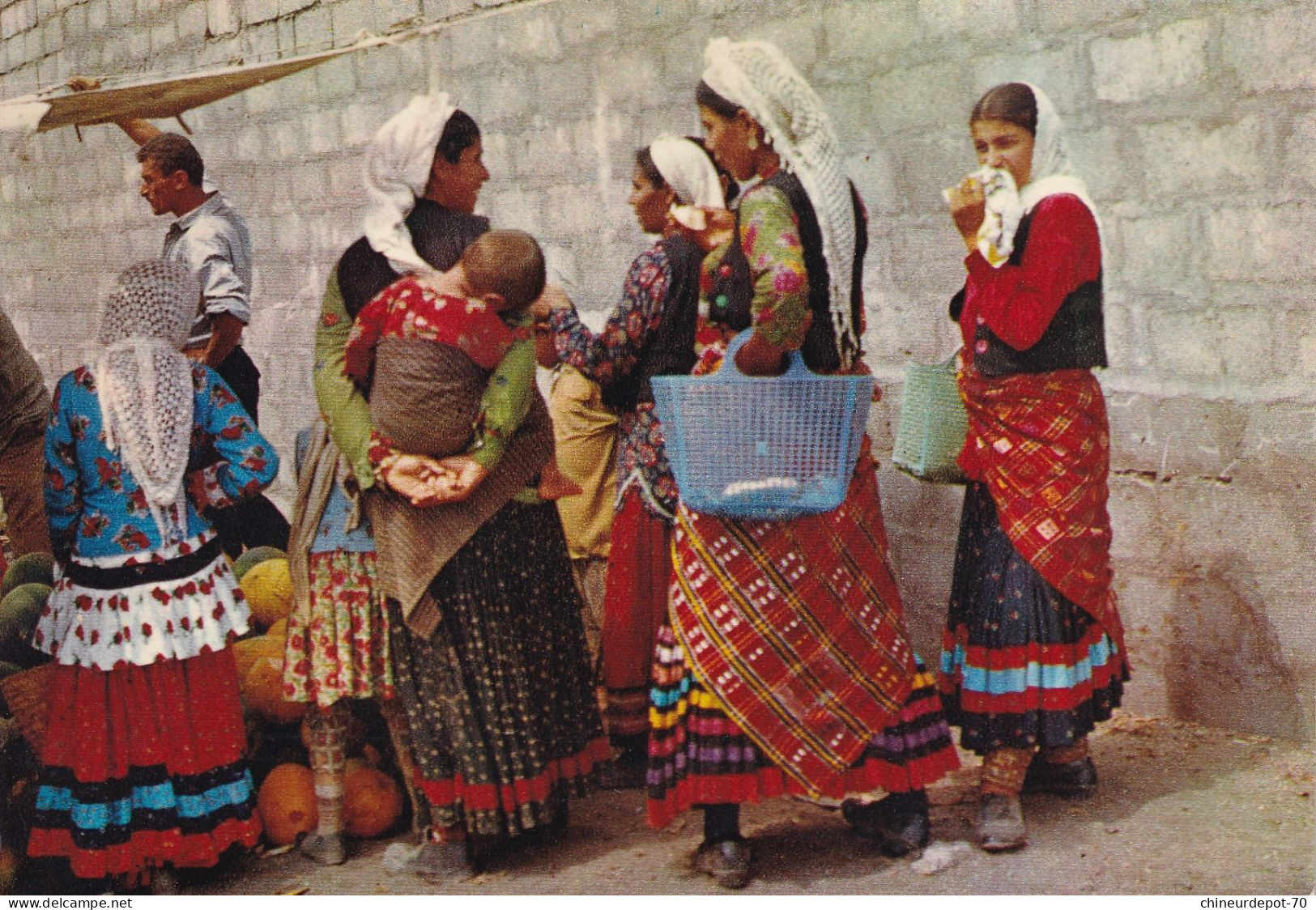 FEW WOMEN IN LOCAL COSTUME MAZANDERAN  IRAN - Iran