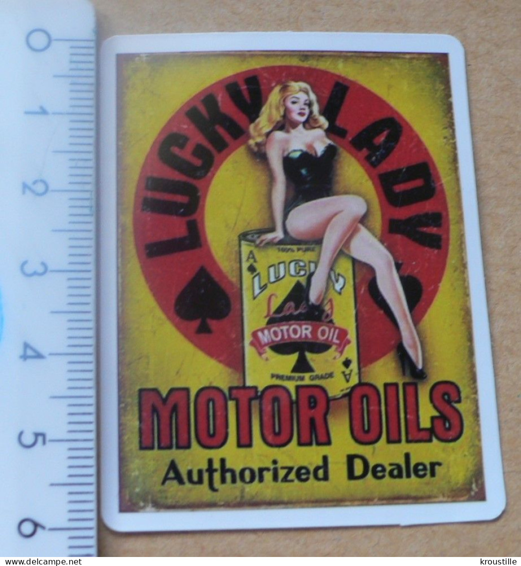 THEME PIN-UP / SEXY : AUTOCOLLANT LUCKY LADY - MOTOR OILS - Aufkleber