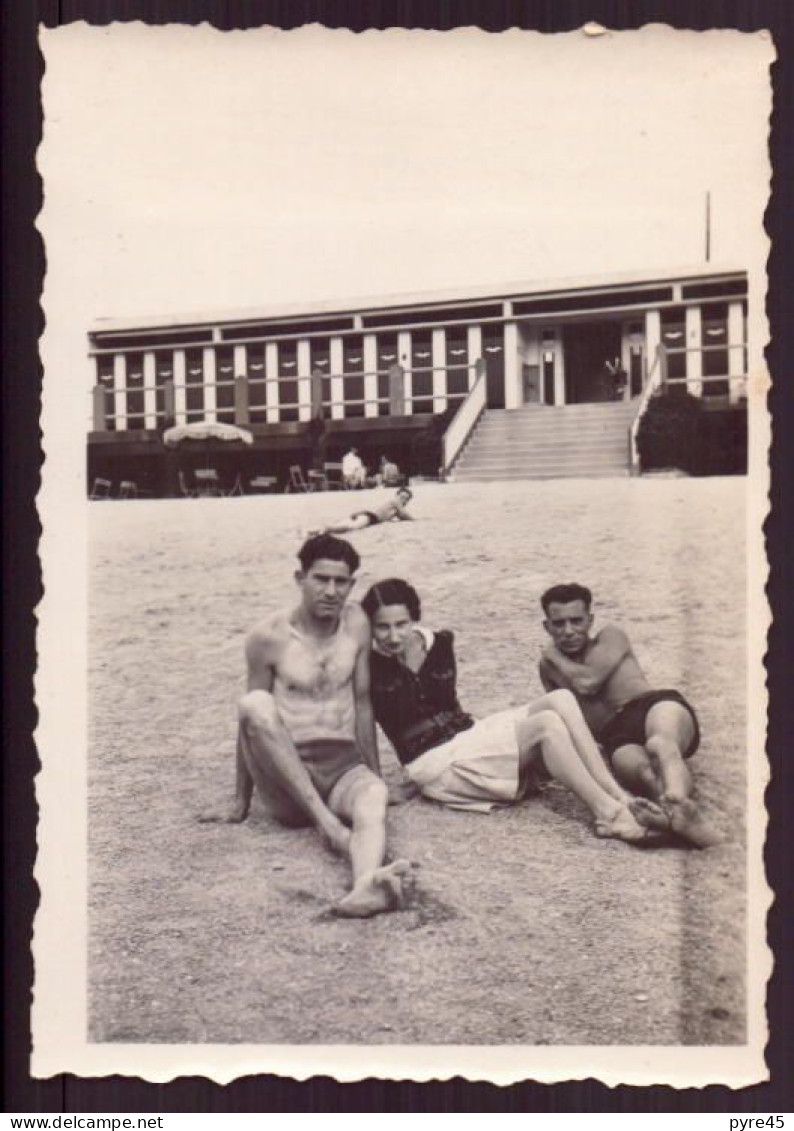 PHOTO DE PERSONNE A LA PLAGE 6 X 9 CM - Anonyme Personen