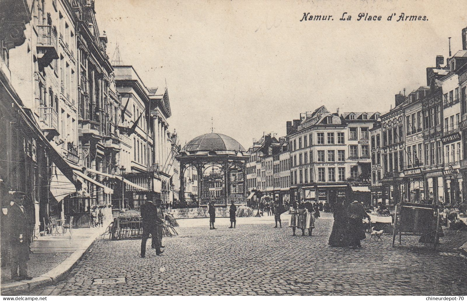 NAMUR   LA PLACE D ARMES - Namur