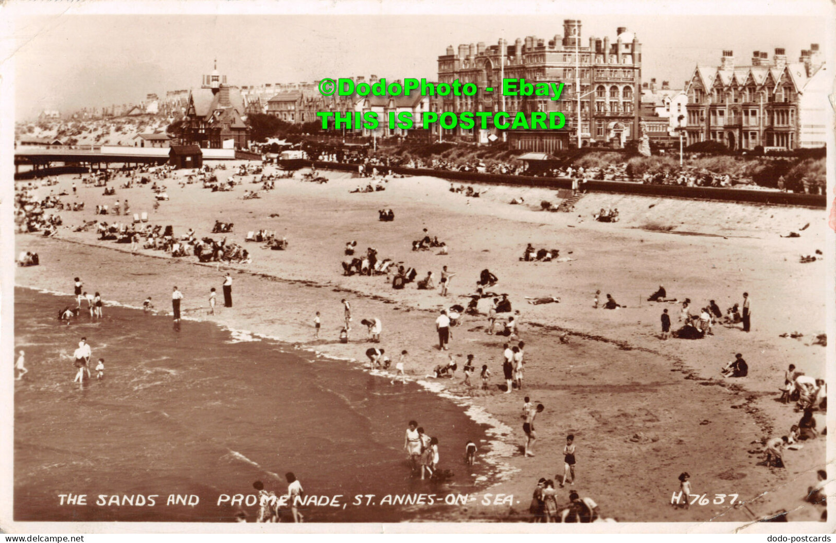 R453881 The Sands And Promenade St. Annes On Sea. H. 7631. Valentine And Sons. R - Welt