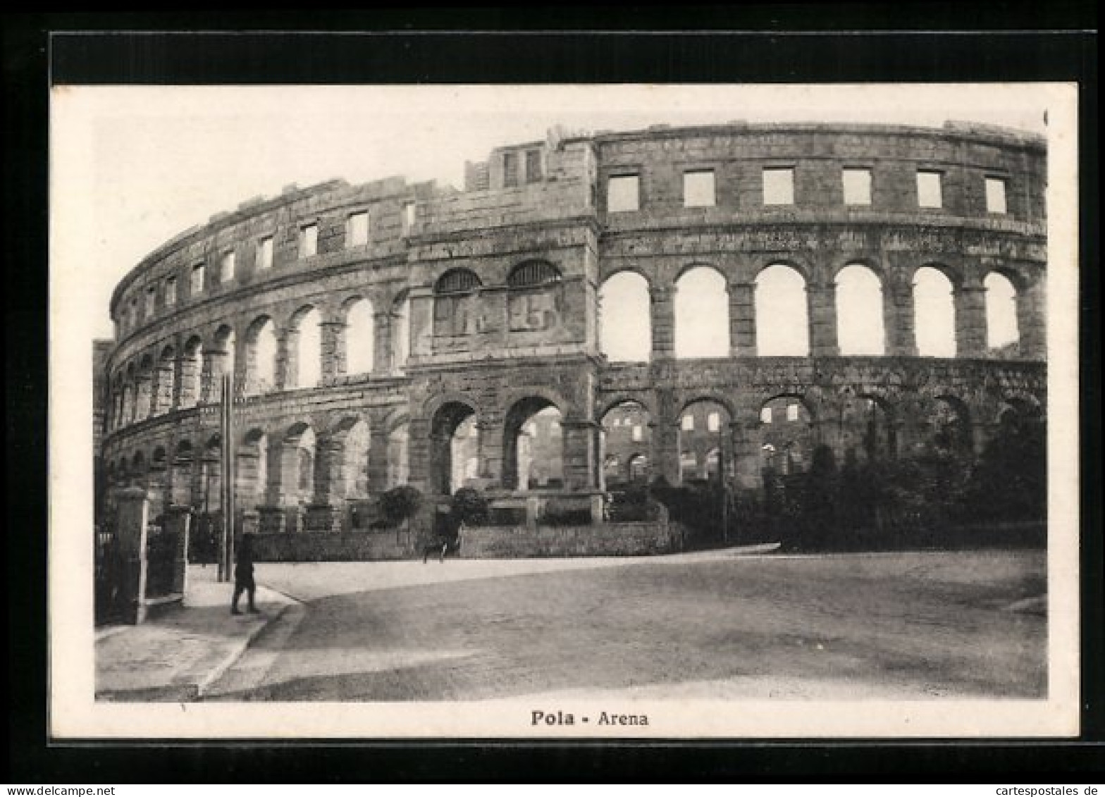 AK Pola, Arena Mit Passanten  - Kroatien