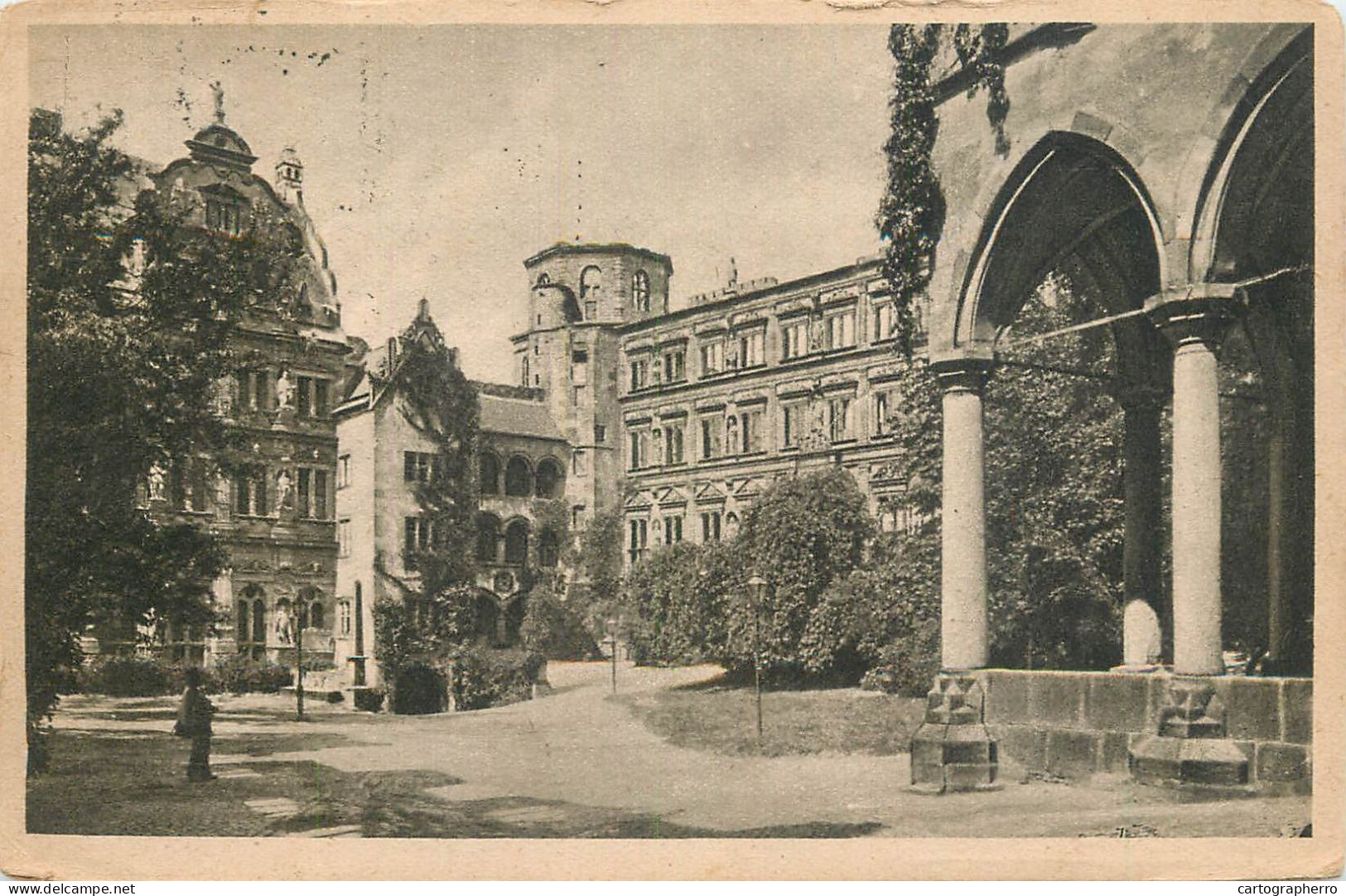 Postcard Germany Heidelberg Der Schlosshof - Sonstige & Ohne Zuordnung