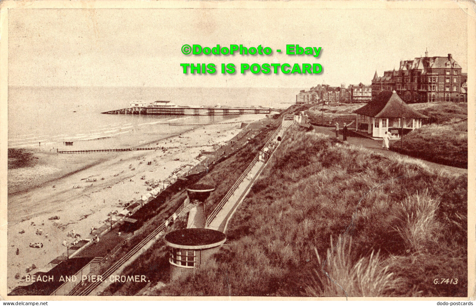 R454164 Cromer. Beach And Pier. Valentine. Phototype. 1946 - World