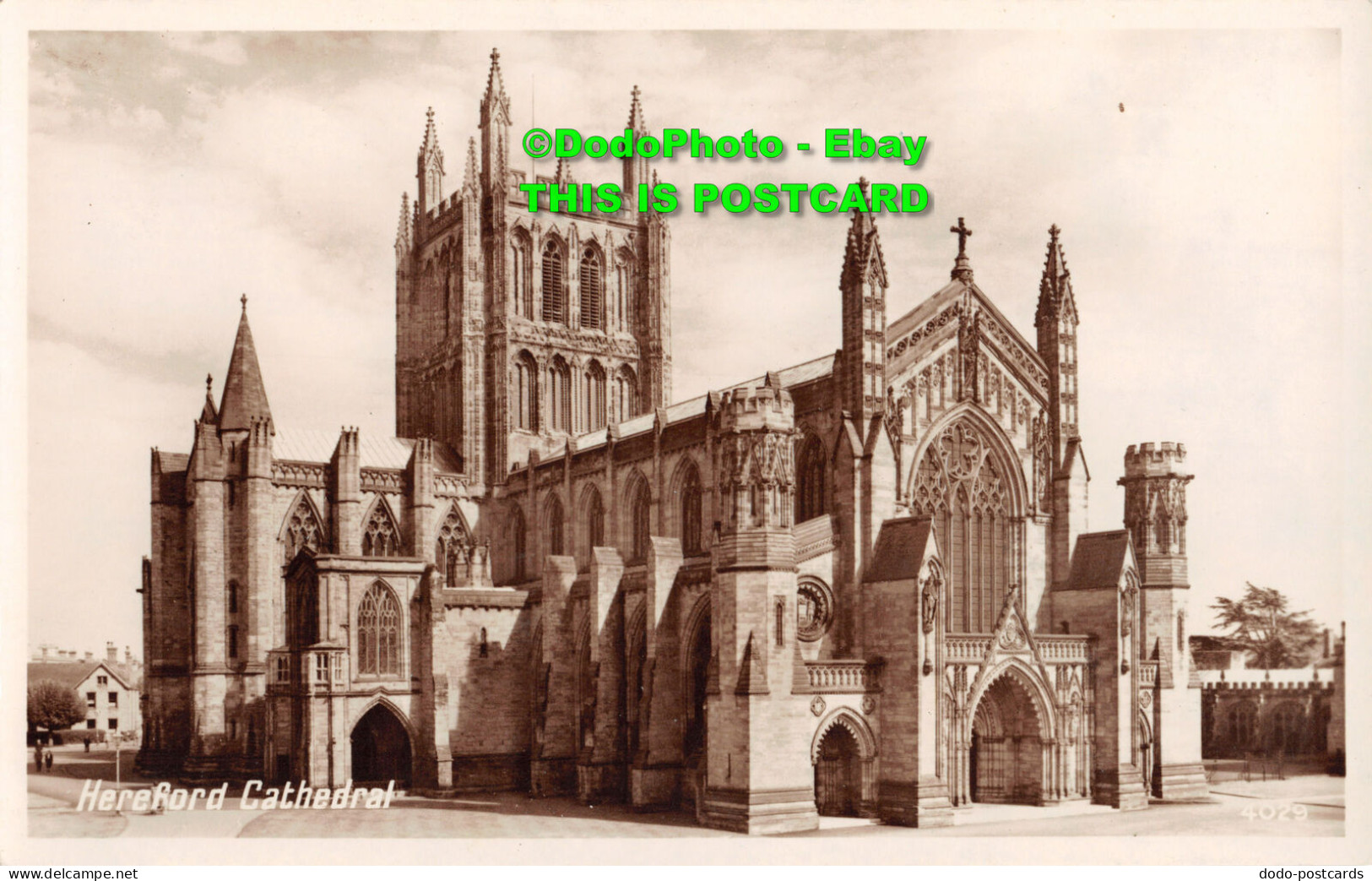 R454175 Hereford Cathedral. Photo Precision. English Series. Genuine Photograph - World