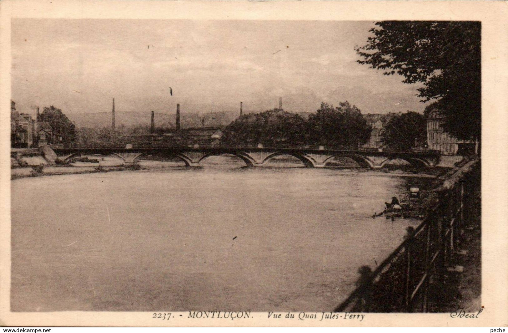N°2693 W -cpa Montluçon -vue Des Quais Jules Ferry- - Montlucon