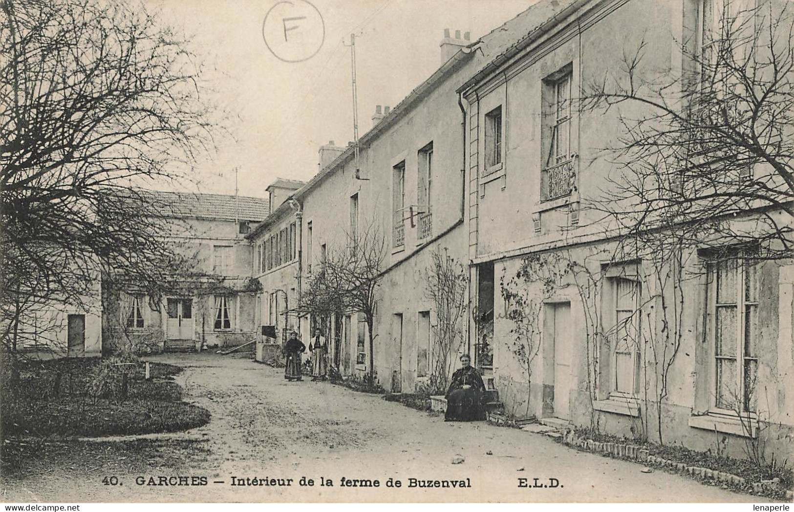 D9663 Garches Intérieur De La Ferme De Buzenval - Garches