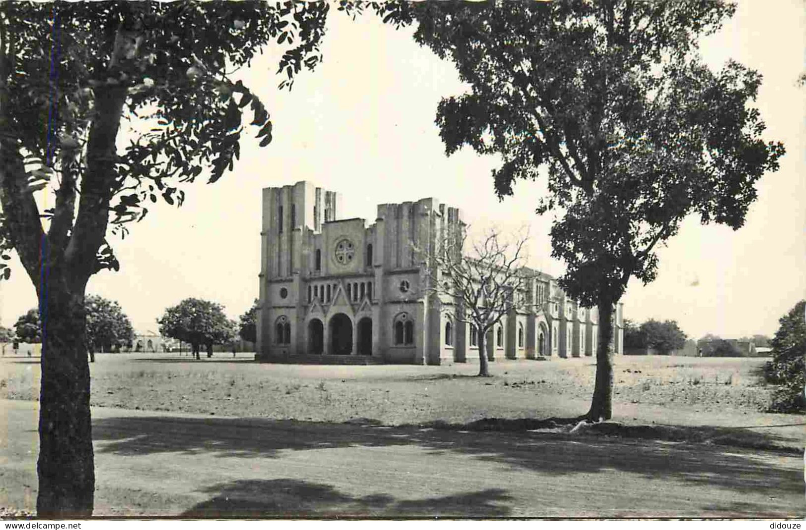 Burkina Faso - Ouagadougou - La Cathédrale - Correspondance - Mention Photographie Véritable - Carte Dentelée - CPSM For - Burkina Faso