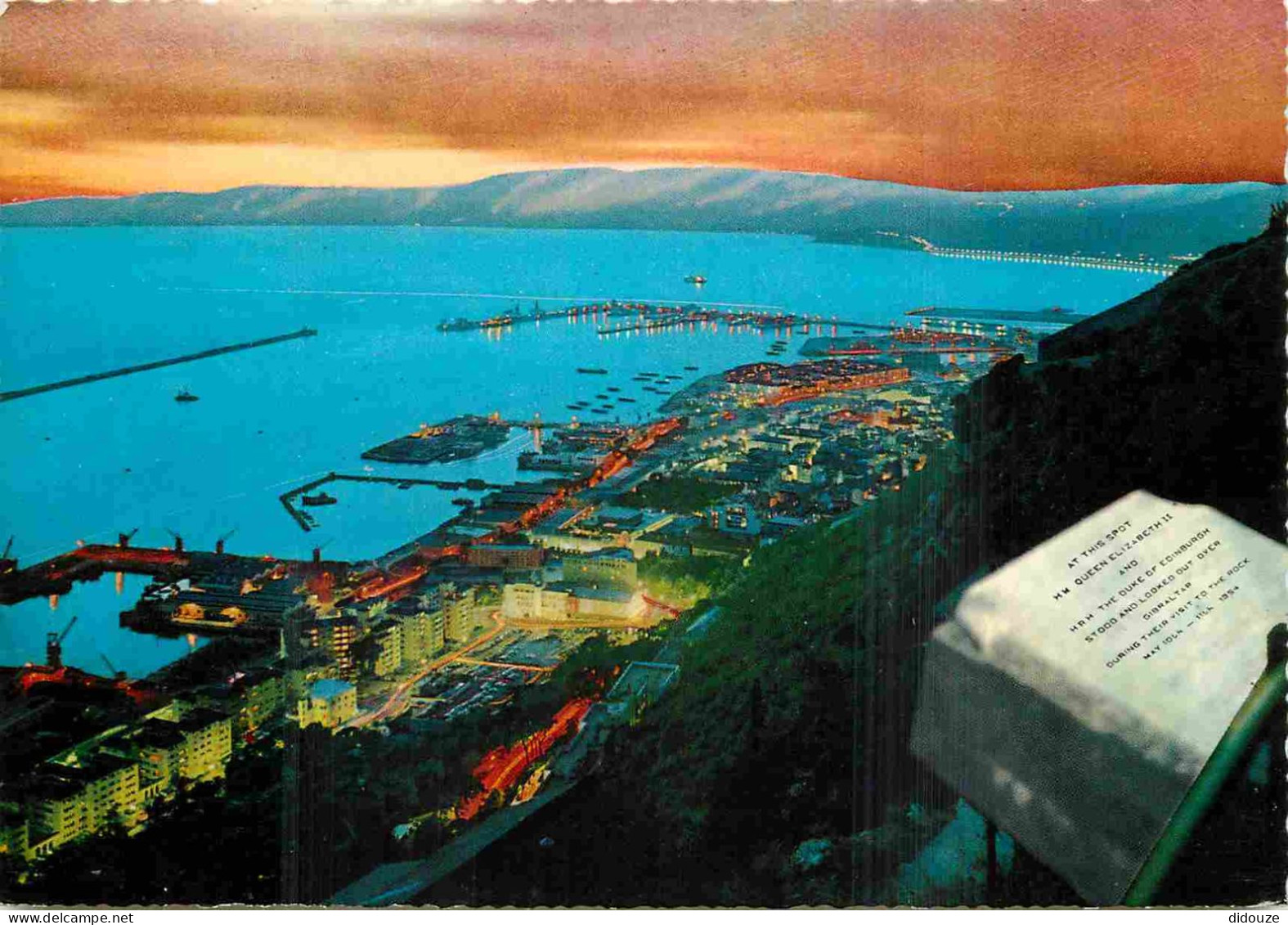 Gibraltar - View Of Town And Harbour - Vue De La Ville Et Du Port - CPM - Voir Scans Recto-Verso - Gibilterra