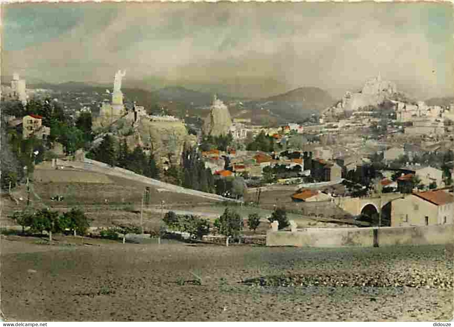 43 - Le Puy En Velay - Vue Générale - Les Quatre Rochers - CPM - Voir Scans Recto-Verso - Le Puy En Velay