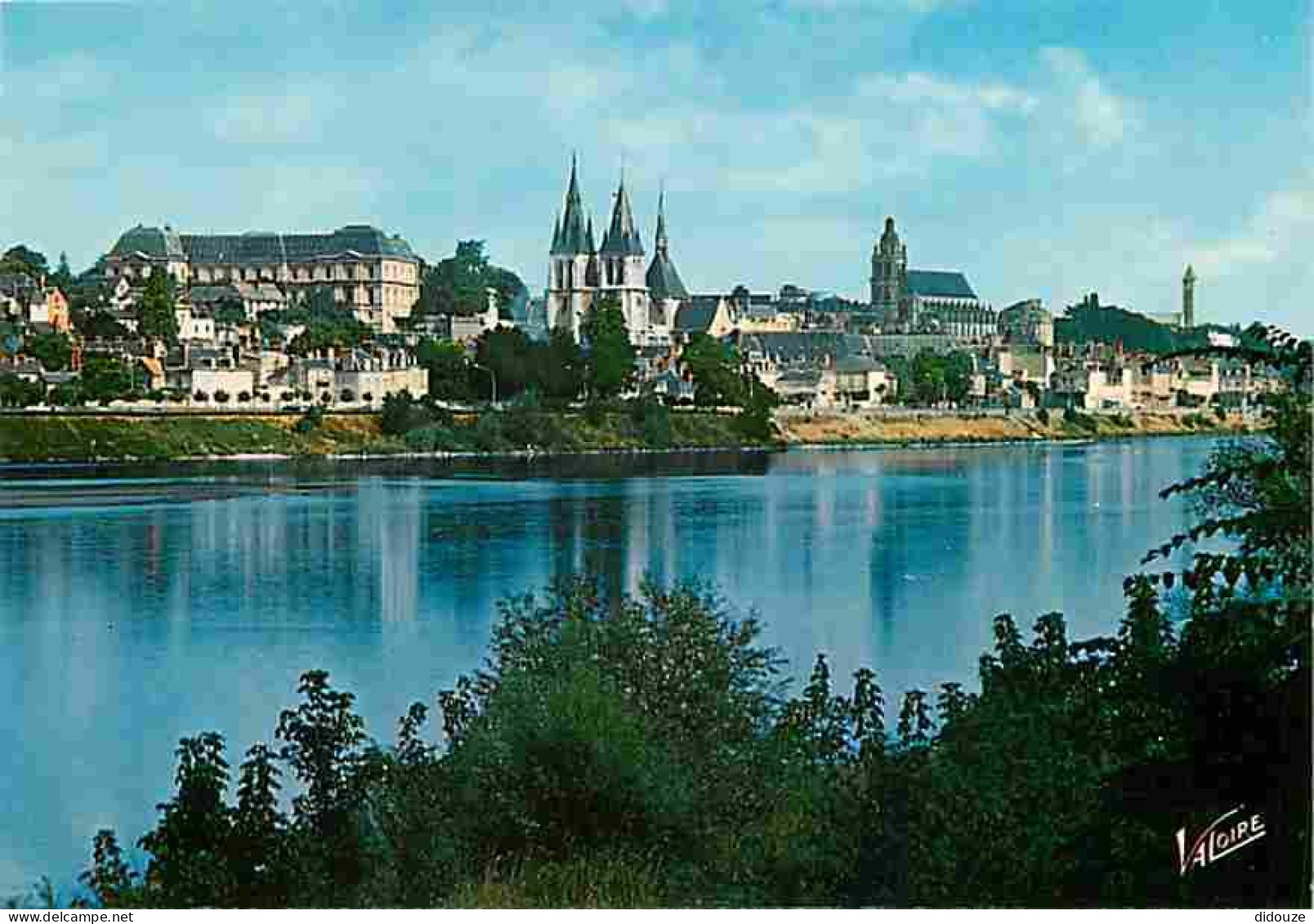 41 - Blois - Vue Générale Prise De La Rive Sud De La Loire - Le Château - L'église Saint-Nicolas - La Cathédrale Saint-L - Blois