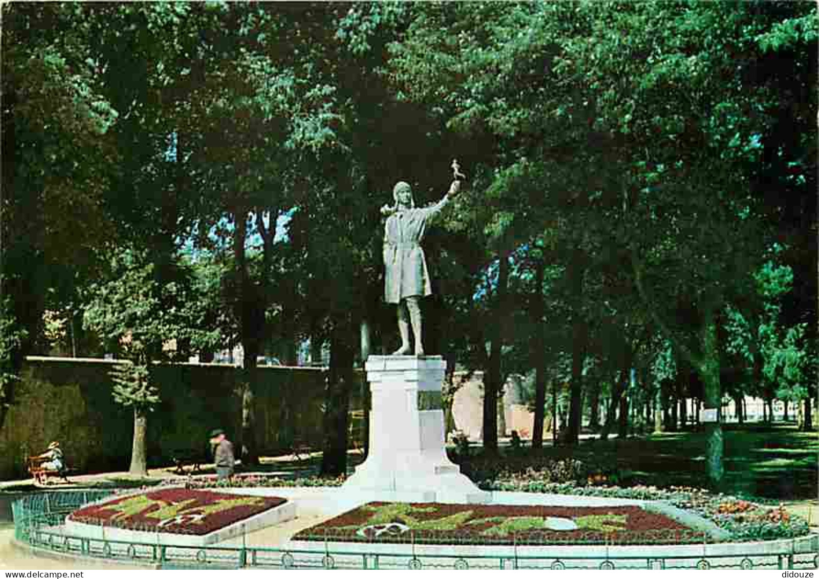 40 - Dax - Les Jardins Des Arènes Avec La Statue Du Lieutenant Aviateur Maurice Boyau - CPM - Voir Scans Recto-Verso - Dax