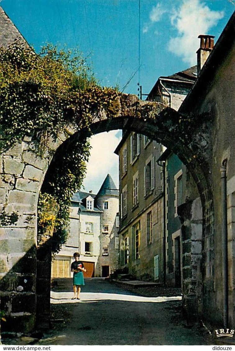 19 - Treignac - Un Coin De La Ville - Vieilles Pierres - Porte - CPM - Voir Scans Recto-Verso - Treignac