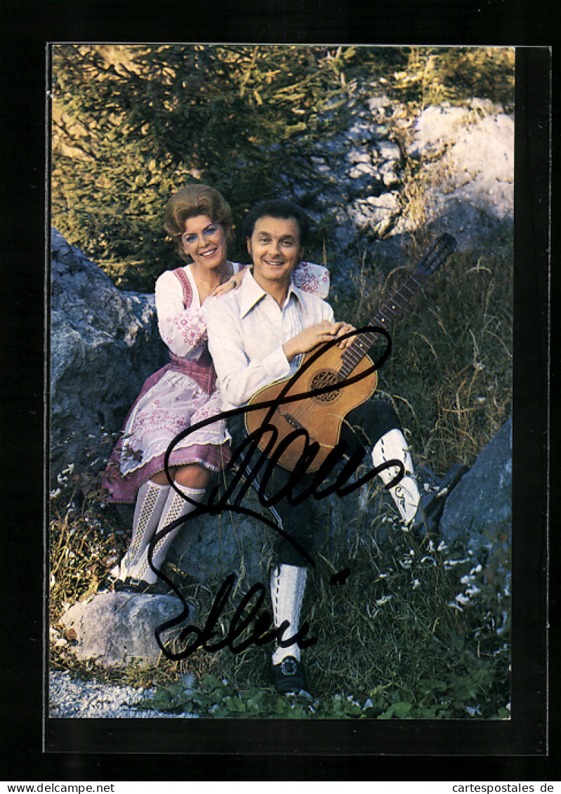 AK Musikerpaar Hans Und Ellen Kollmannsberger In Tracht, Autograph  - Musik Und Musikanten