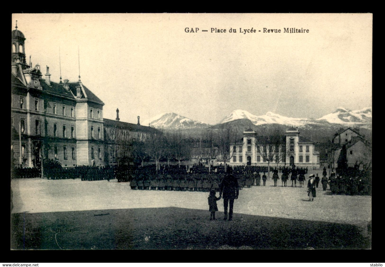 05 - GAP - PLACE DU LYCEE - REVUE MILITAIRE - Gap