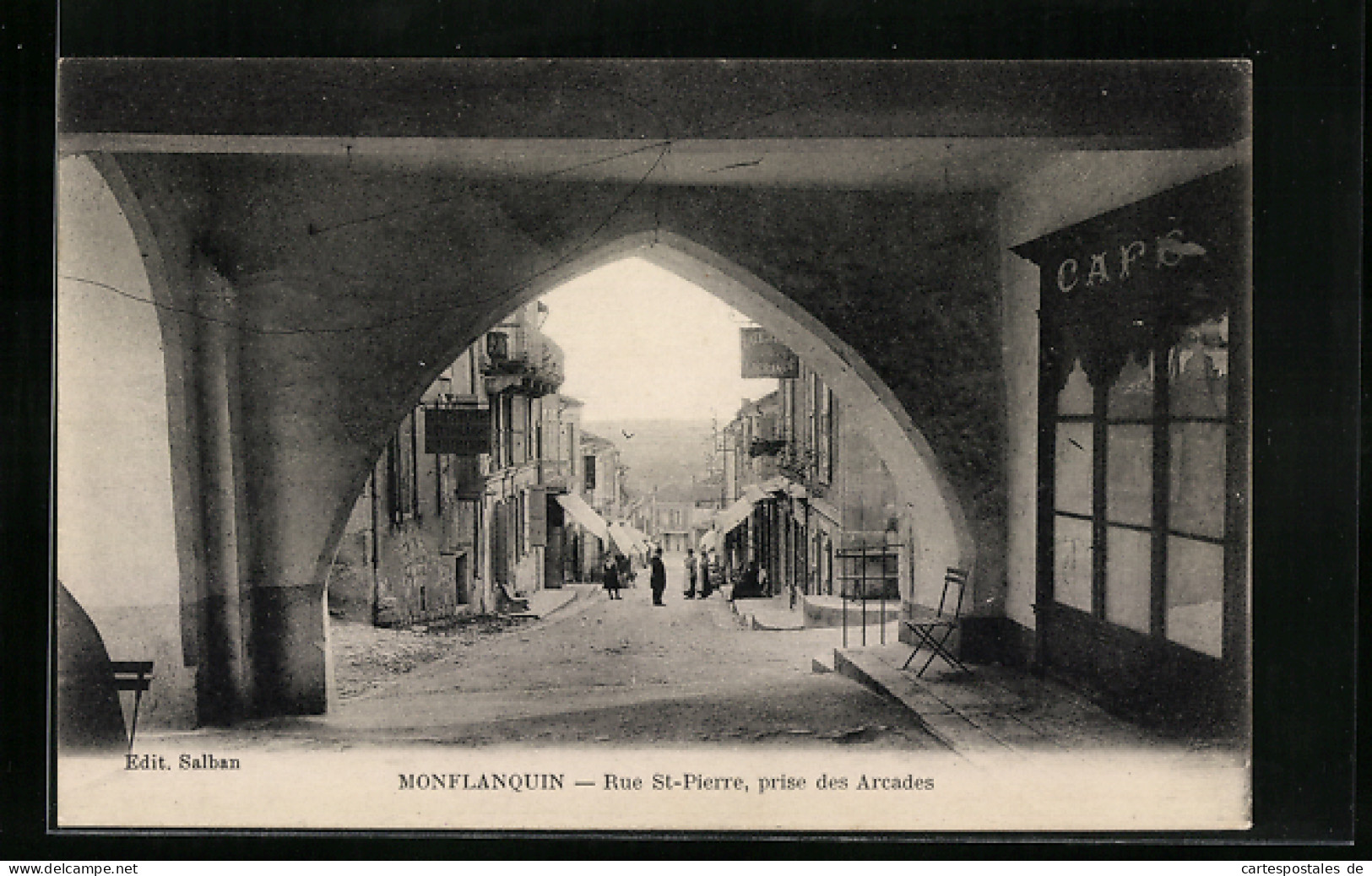 CPA Monflanquin, Rue St-Pierre Prise Des Arcades, Vue De La Rue  - Sonstige & Ohne Zuordnung