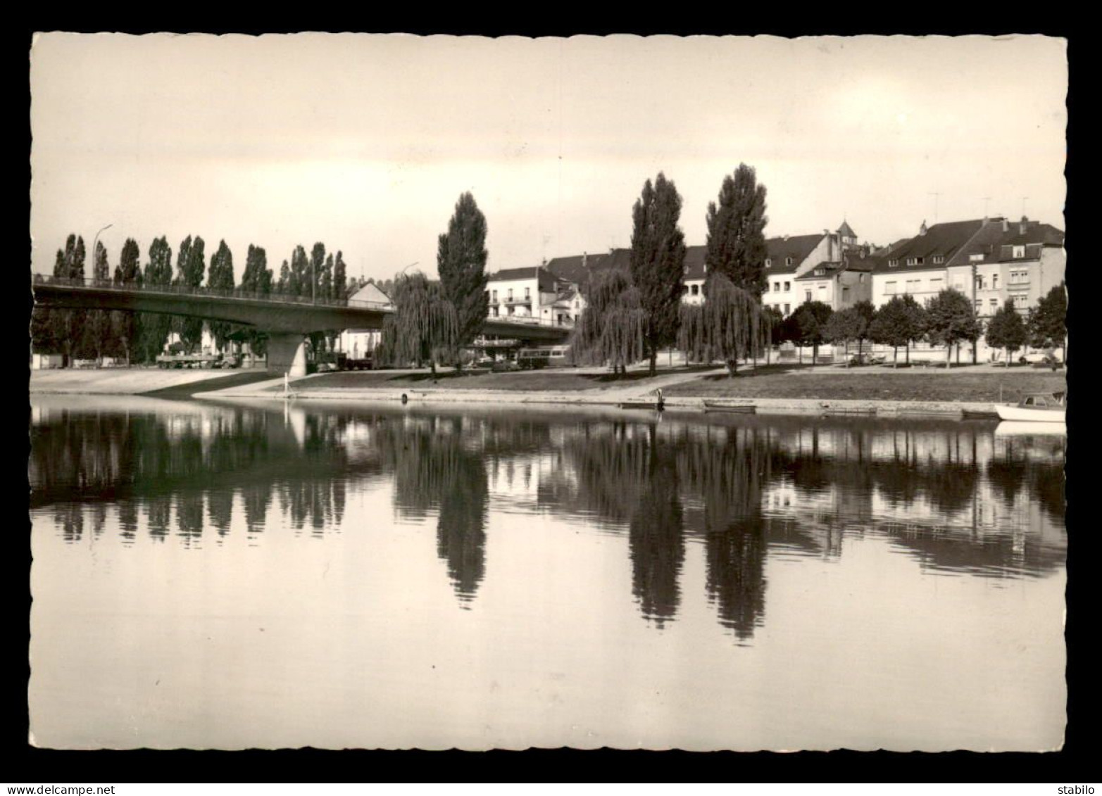 LUXEMBOURG - REMICH - L'ESPLANADE PRES DE LA MOSELLE - Remich