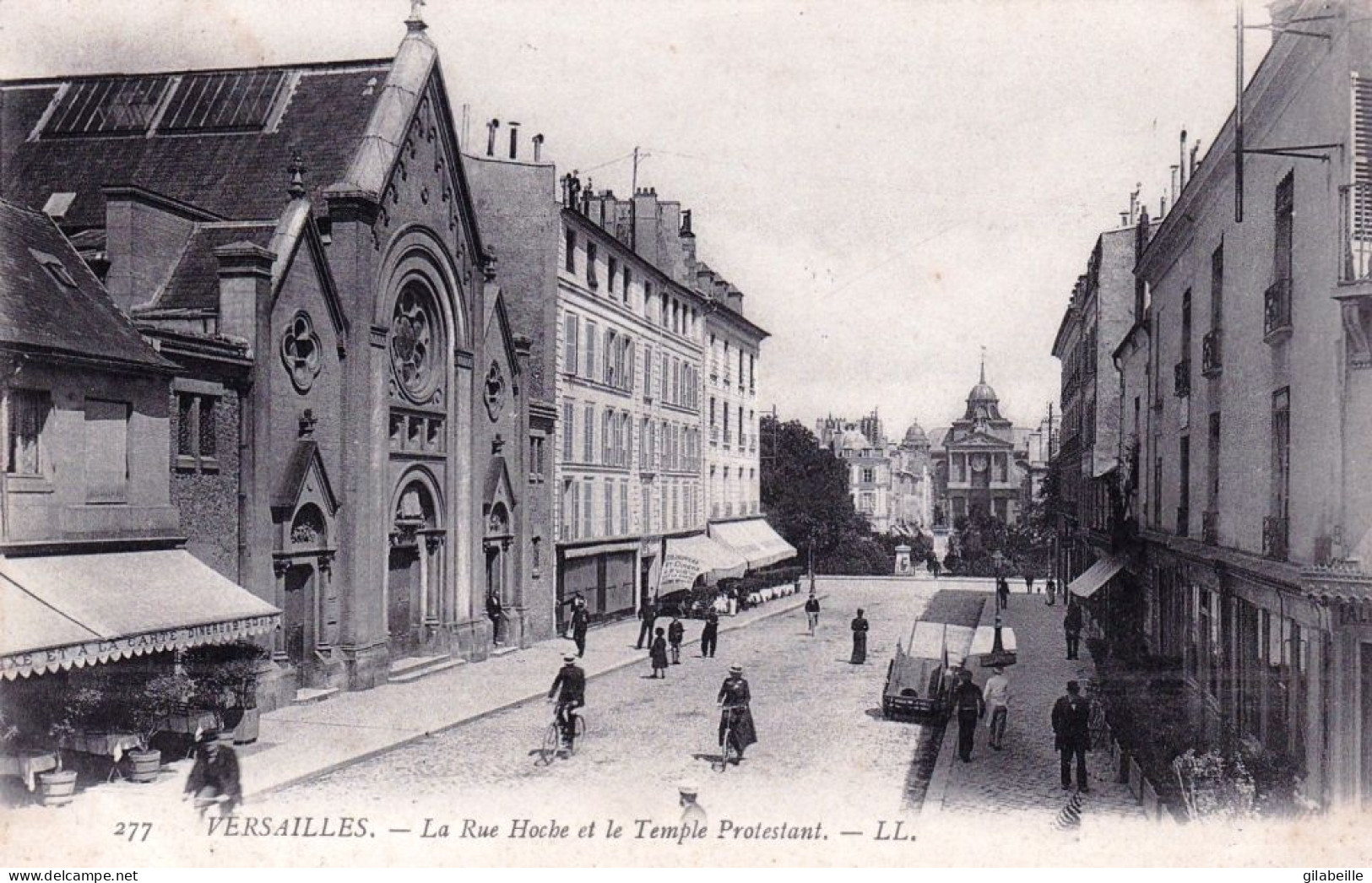 78 - Yvelines -  VERSAILLES -  La Rue Hoche Et Le Temple Protestant - Versailles