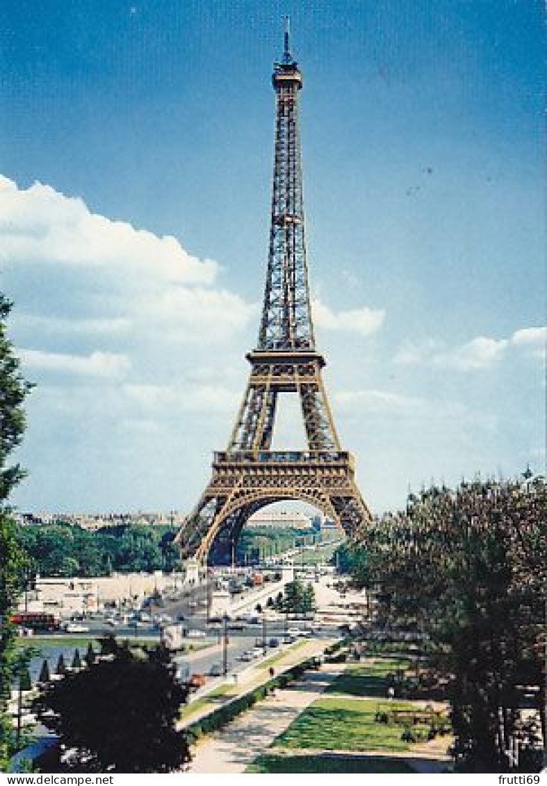 AK 211786 FRANCE - Paris - La Tour Eiffel - Eiffelturm