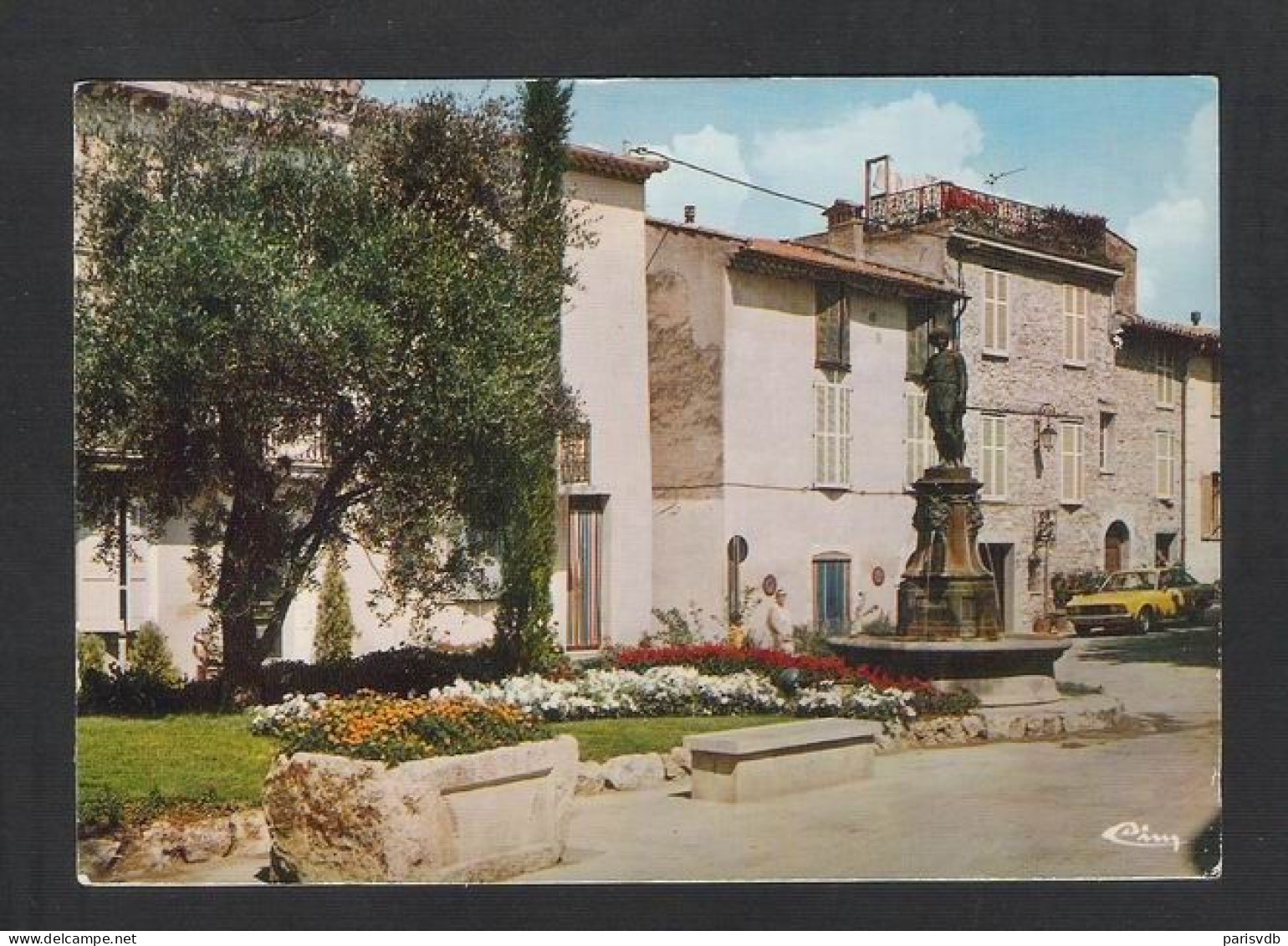 MOUGINS  La Fontaine Et Le Jardin  (FR 20.188) - Mougins