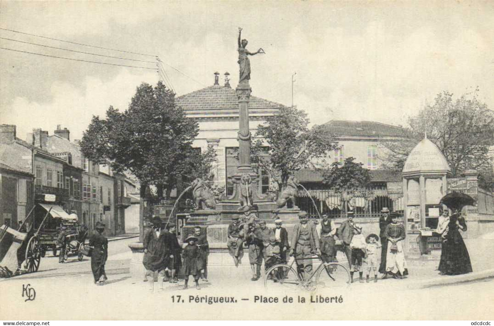 PERIGUEUX  Place De La Liberté Belle Animation RV - Périgueux