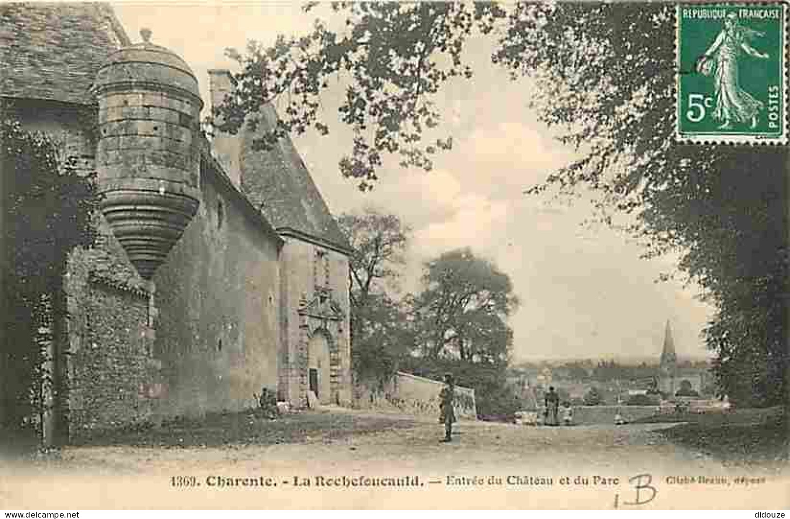 16 - La Rochefoucauld - Entrée Du Château Et Parc - Animée - Correspondance - CPA - Voir Scans Recto-Verso - Sonstige & Ohne Zuordnung