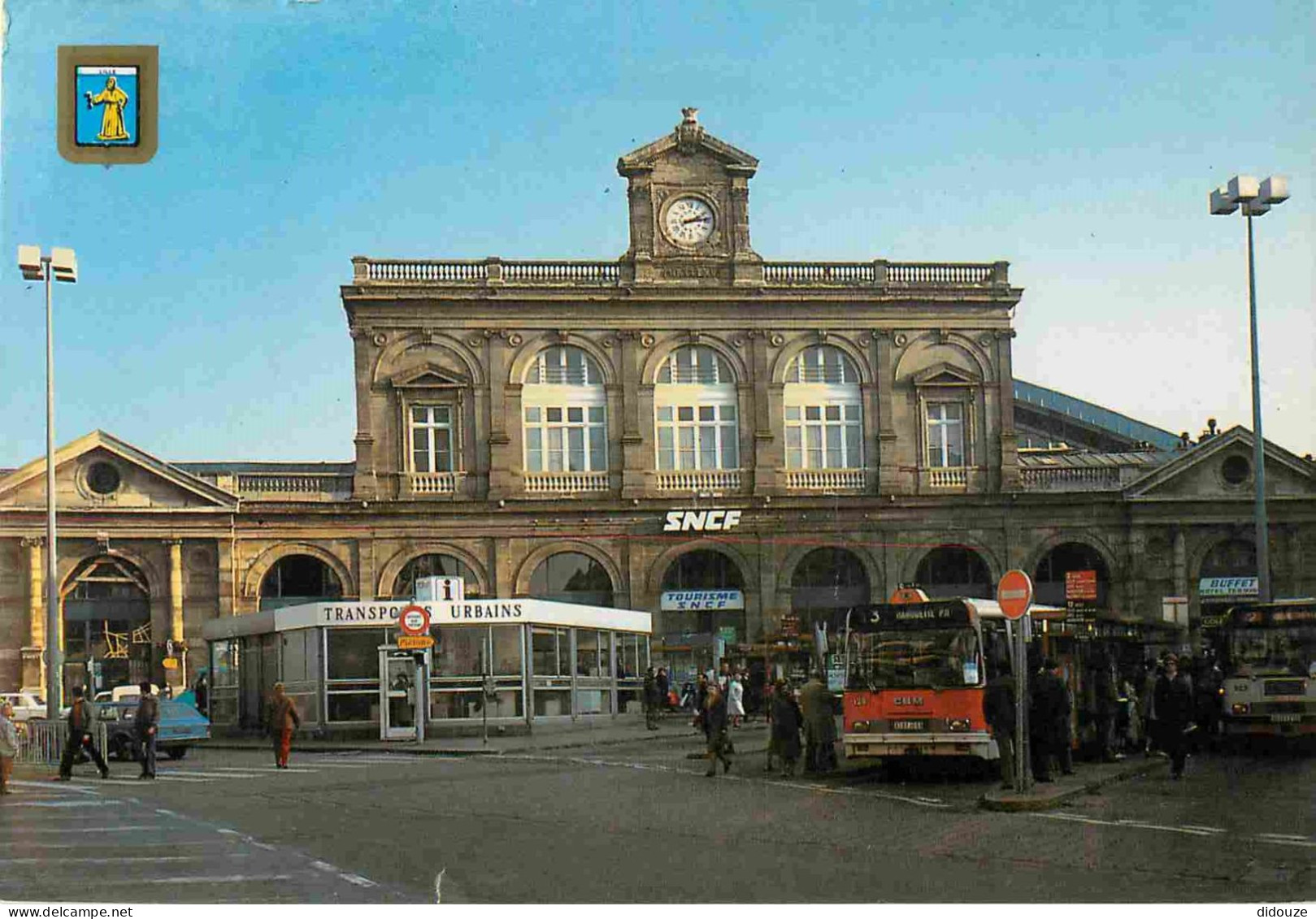 Trains - Gares Sans Trains - Lille - La Gare - Automobiles - Bus - CPM - Voir Scans Recto-Verso - Stations - Zonder Treinen