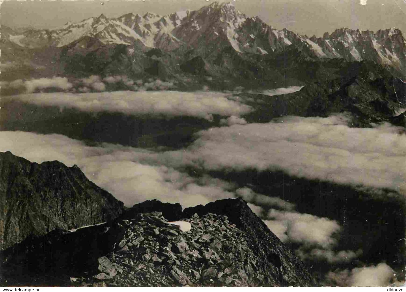 73 - Val D'Isère - Du Sommet Du Mont Pourri Vue Sur Le Massif Du Mont Blanc Et Mer De Nuage - Carte Dentelée - CPSM Gran - Val D'Isere