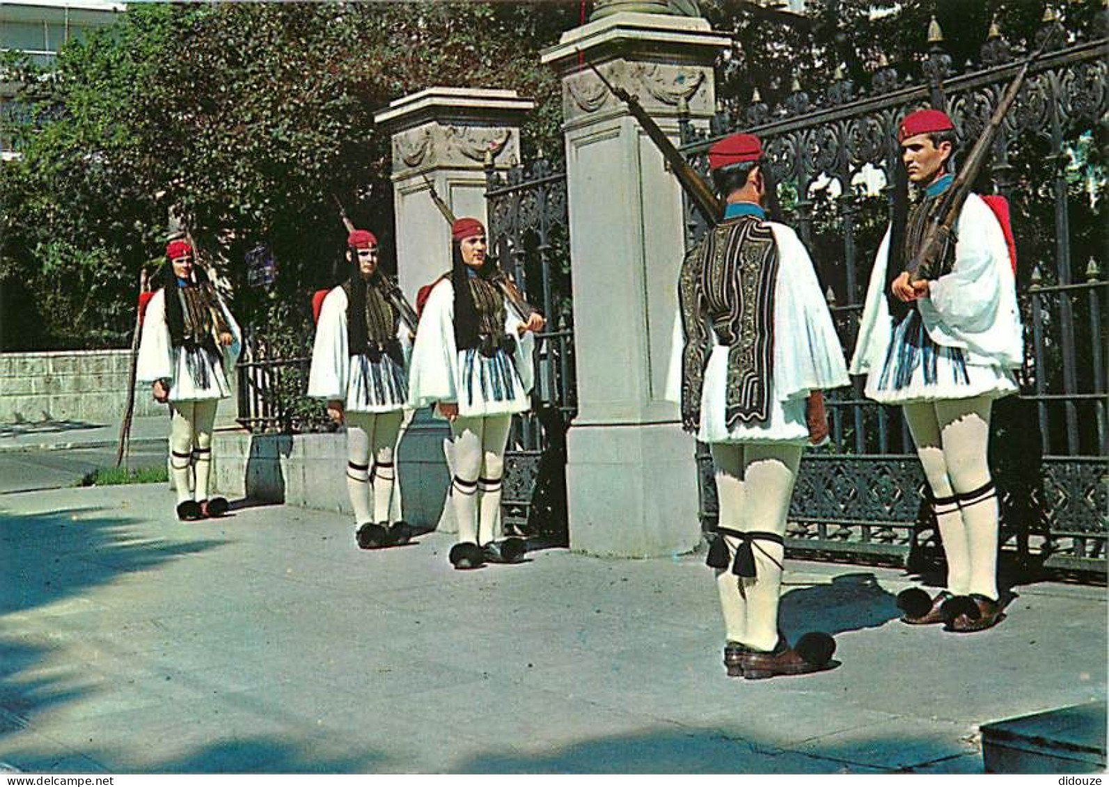 Grèce - Euzones - Soldats - Costume Traditionnel - Folklore - Carte Neuve - CPM - Voir Scans Recto-Verso - Grèce