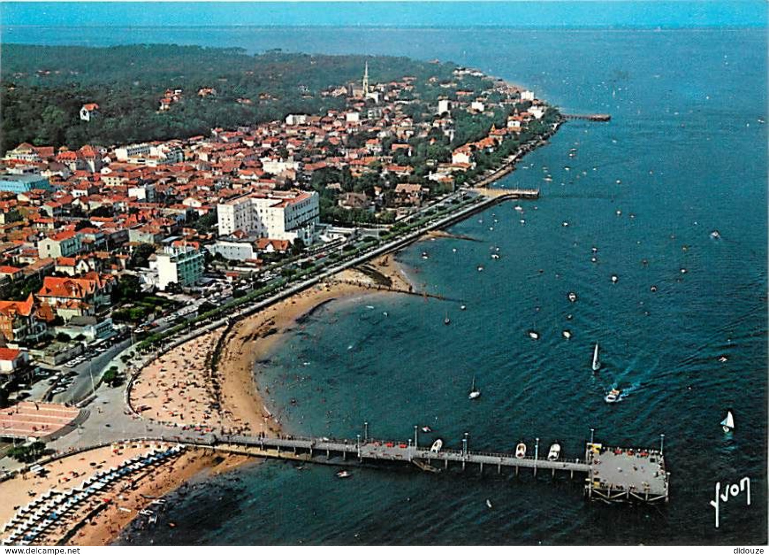 33 - Arcachon - Vue Générale Aérienne - Au Premier Plan, La Jetée Thiers  - CPM - Voir Scans Recto-Verso - Arcachon