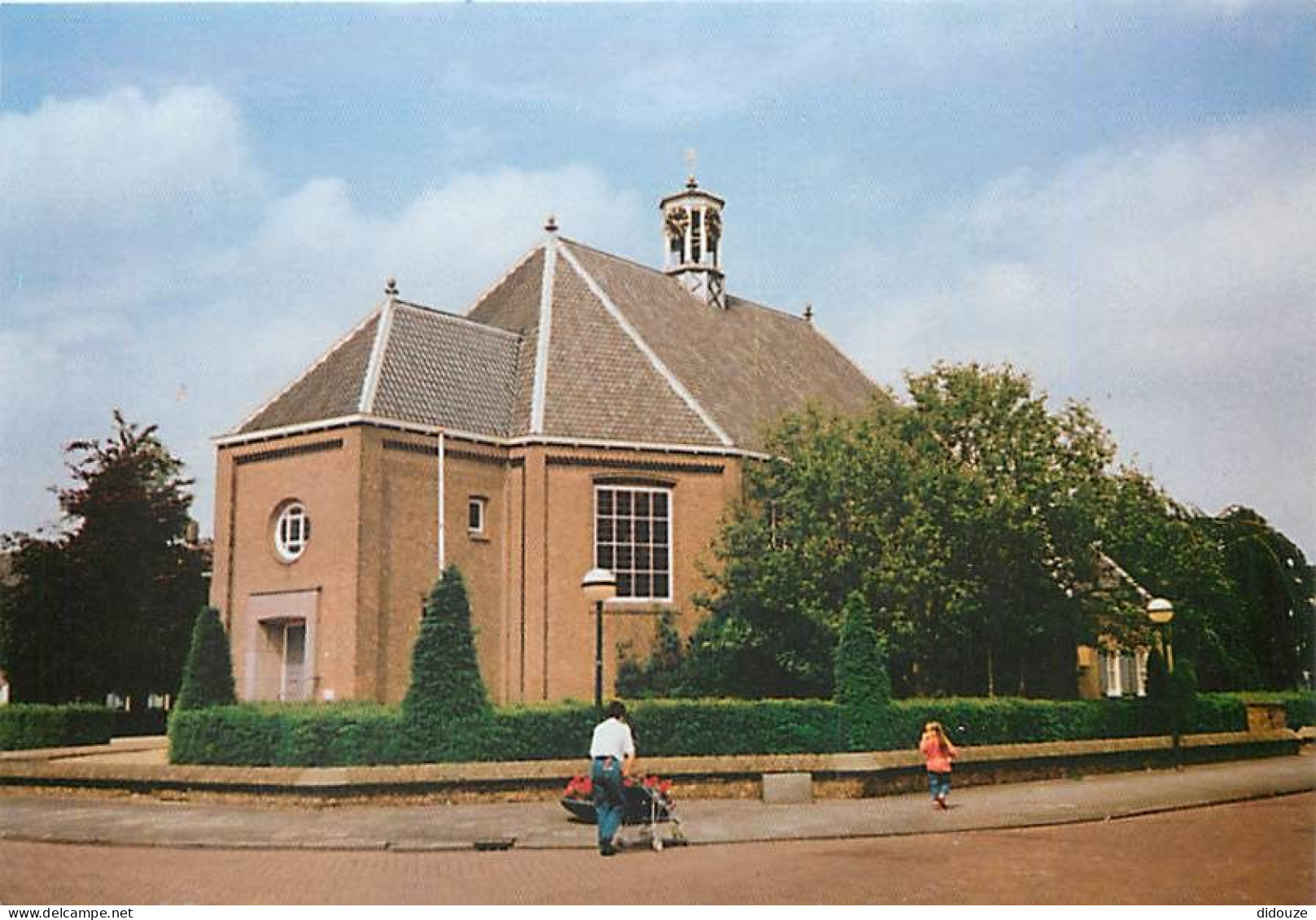 Pays-Bas - Nederland - Klundert - Ned. Herv. Kerk - Eglise - CPM - Voir Scans Recto-Verso - Sonstige & Ohne Zuordnung