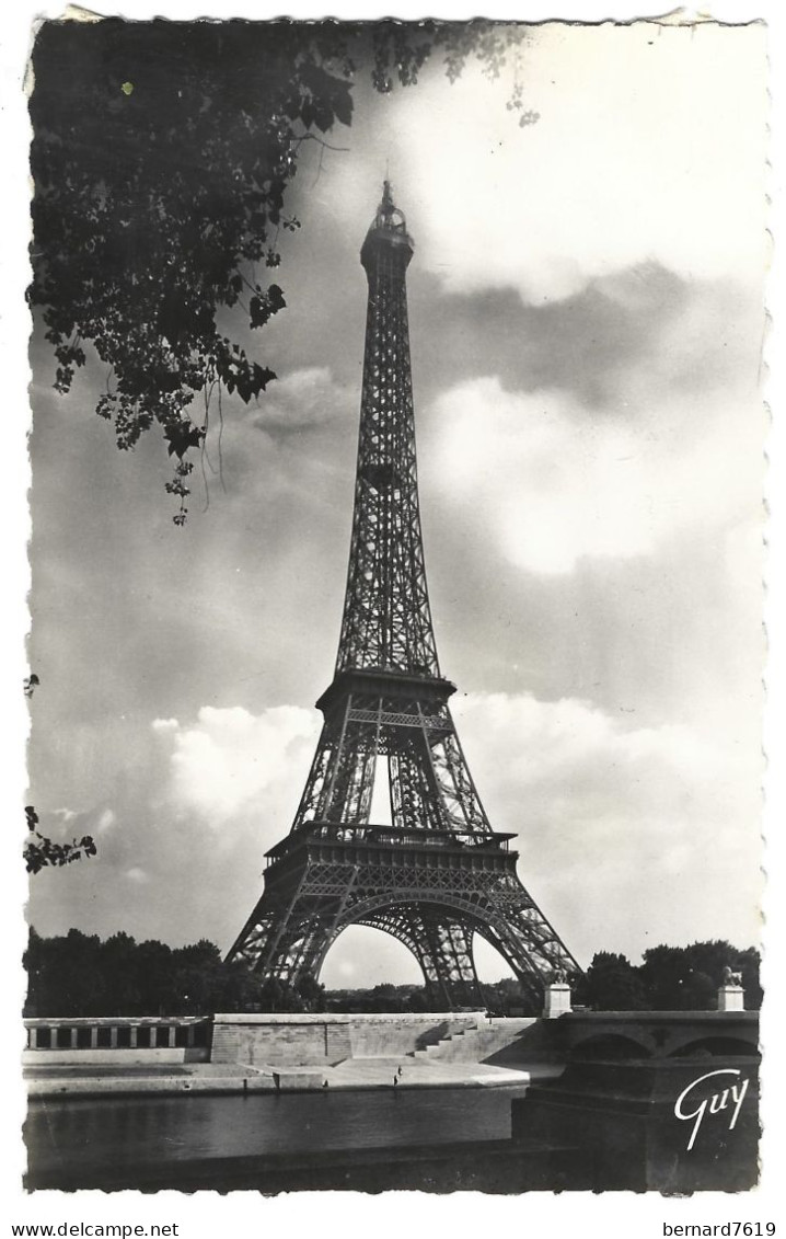 75 Paris - 75007  - La Tour Eiffel Vue De L'avenue De New York - Arrondissement: 07